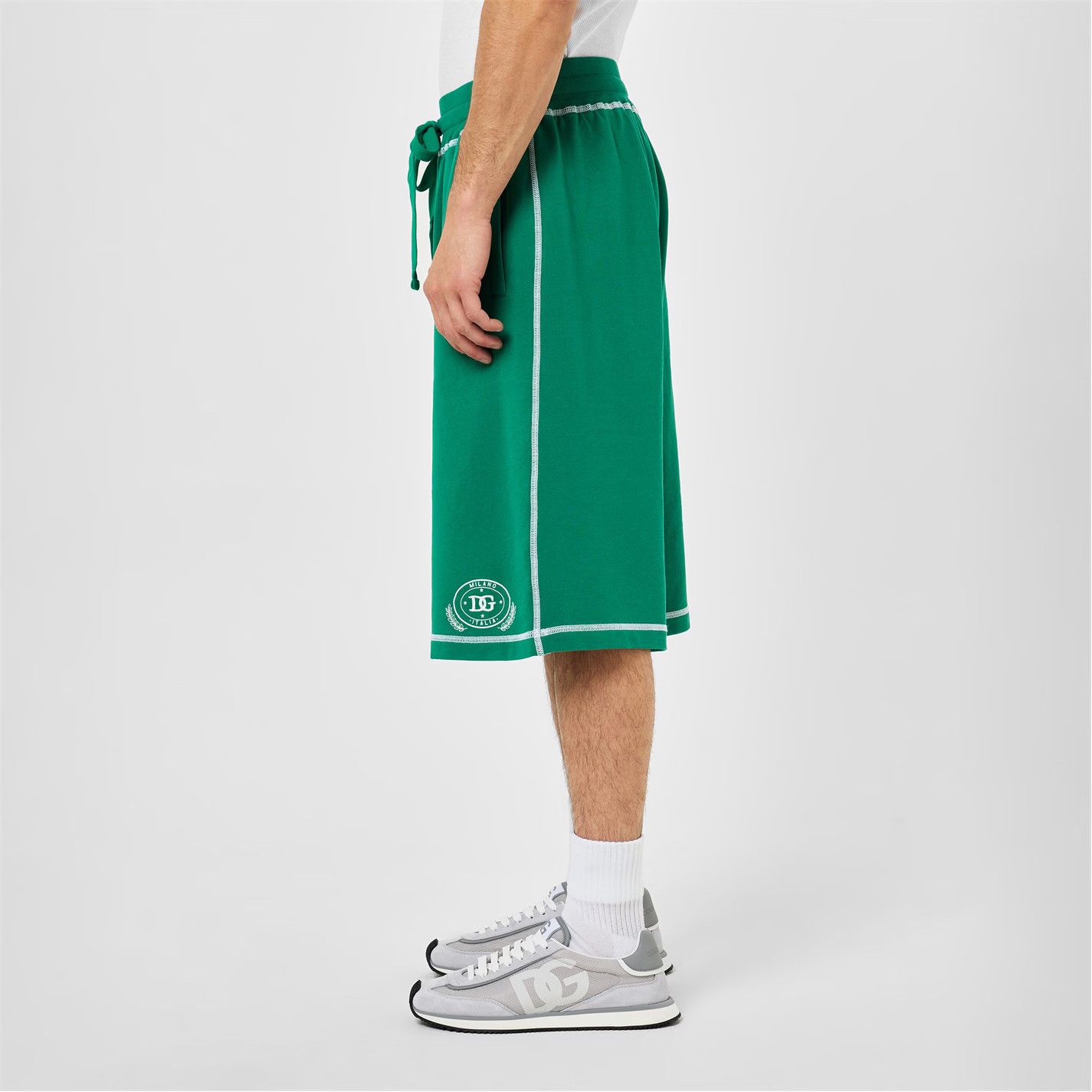Dolce & Gabbana o1g2r1mq0426 Logo Jogging Shorts in Green Size US 32 / EU 48 - 3 Thumbnail
