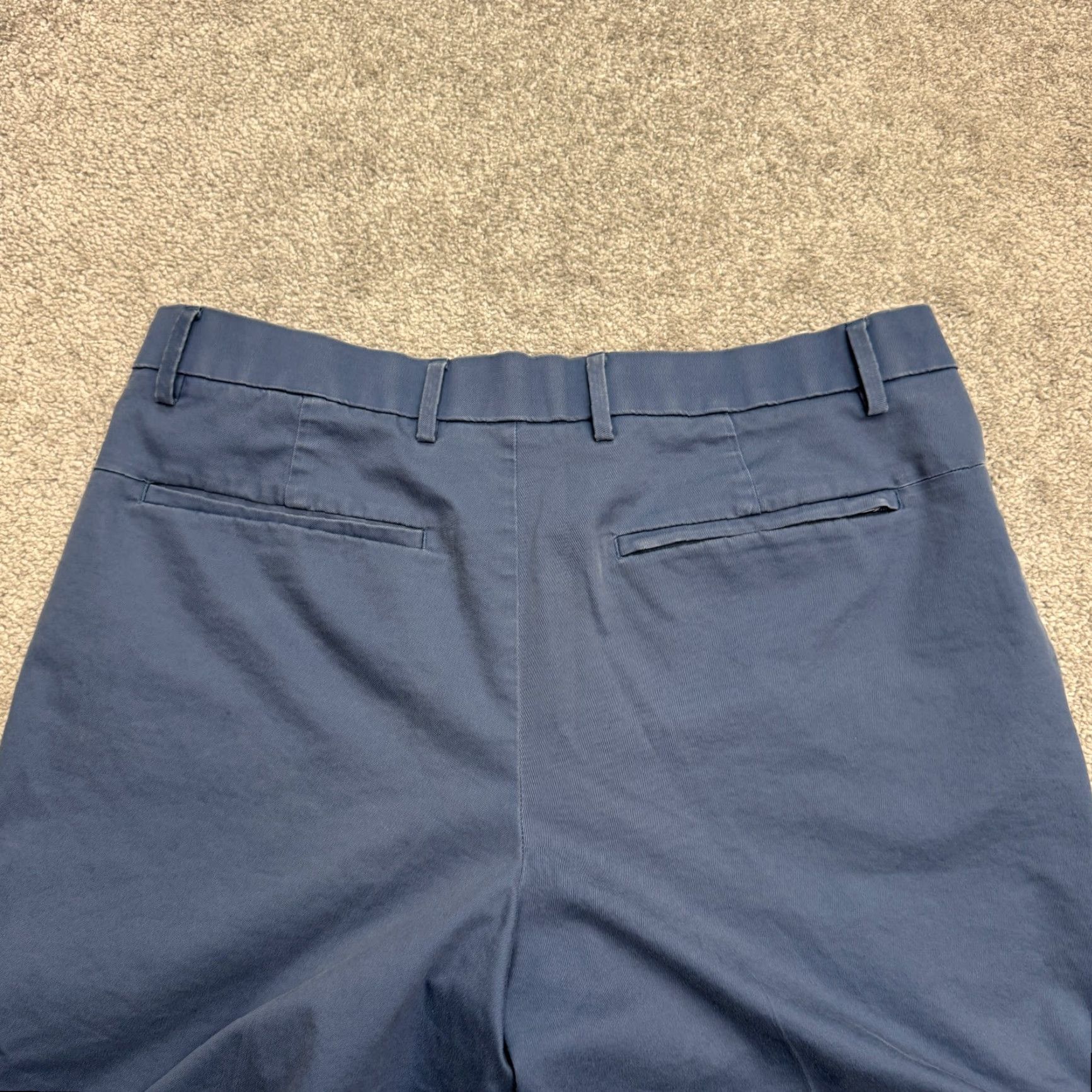 Banana Republic VINTAGE Banana Republic Aiden Chino Shorts Mens 35 Navy Blue Flat Front Casual Preppy 90s Mens Size US 35 - 6 Thumbnail