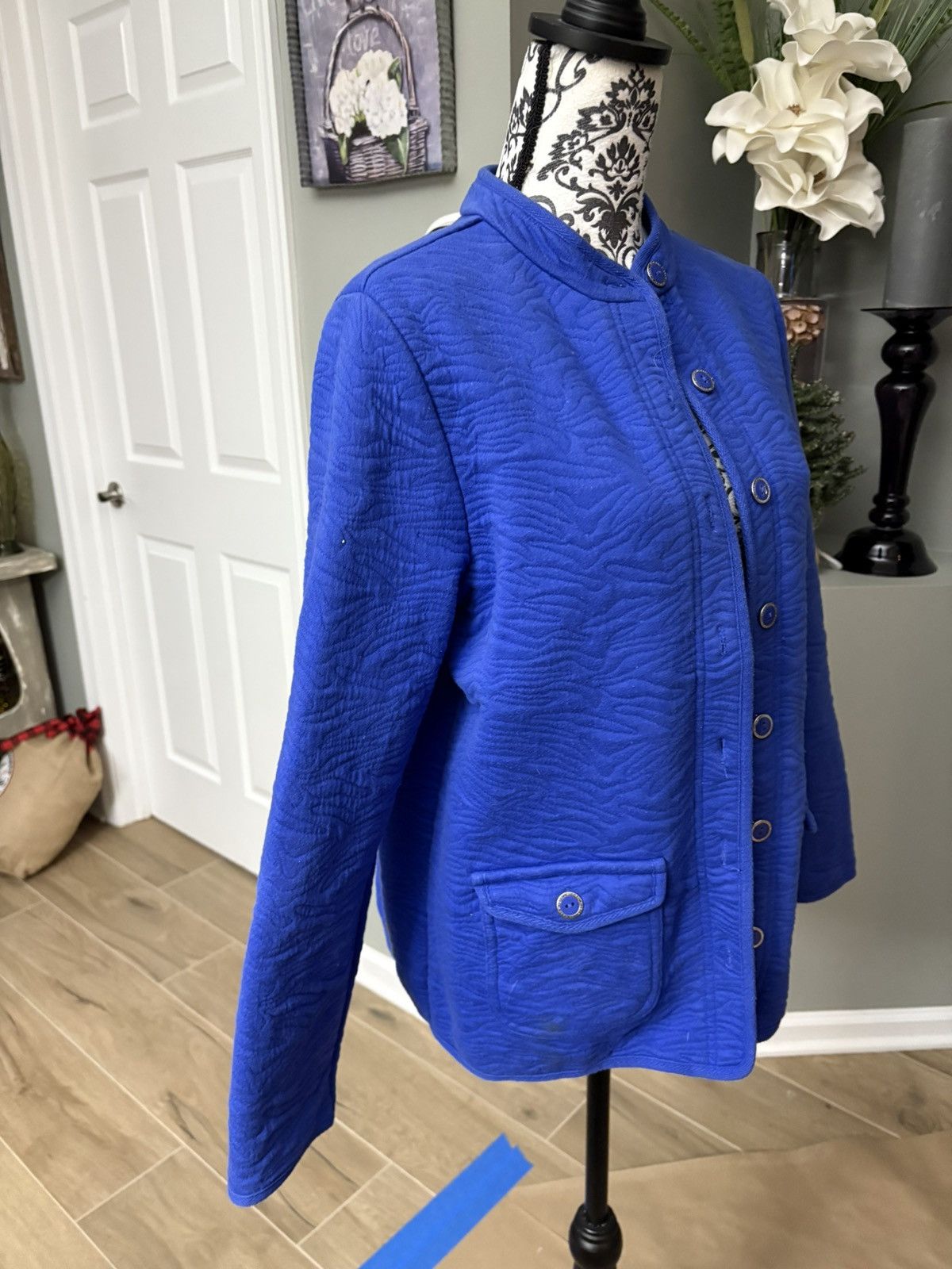 Isaac Mizrahi Blue button down size medium Shacket jacket Size M / US 6-8 / IT 42-44 - 5 Thumbnail