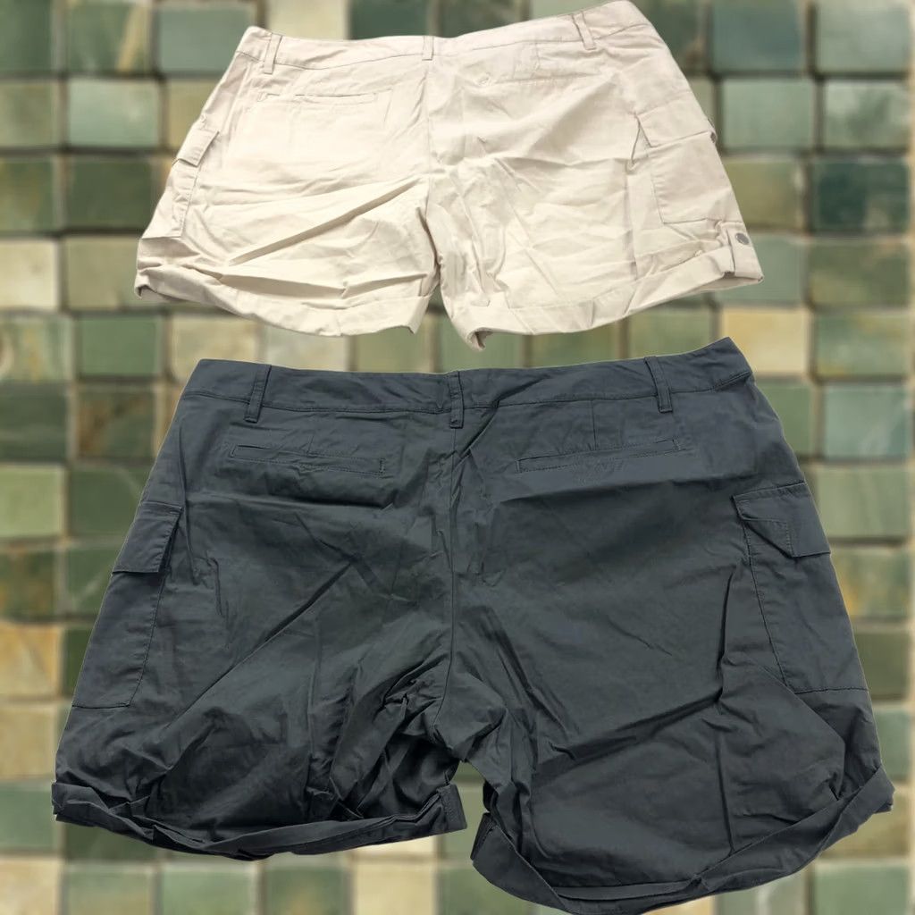 Eddie Bauer Eddie Bauer Cargo 6" Shorts Gray Beige LOT OF 2 - 16 Regular Waist, Inseam 6" - Women Activewear Cotton Nylon Spandex Stretch Everyday Casual Athletic Size 38" / US 16 / IT 52 - 1 Thumbnail