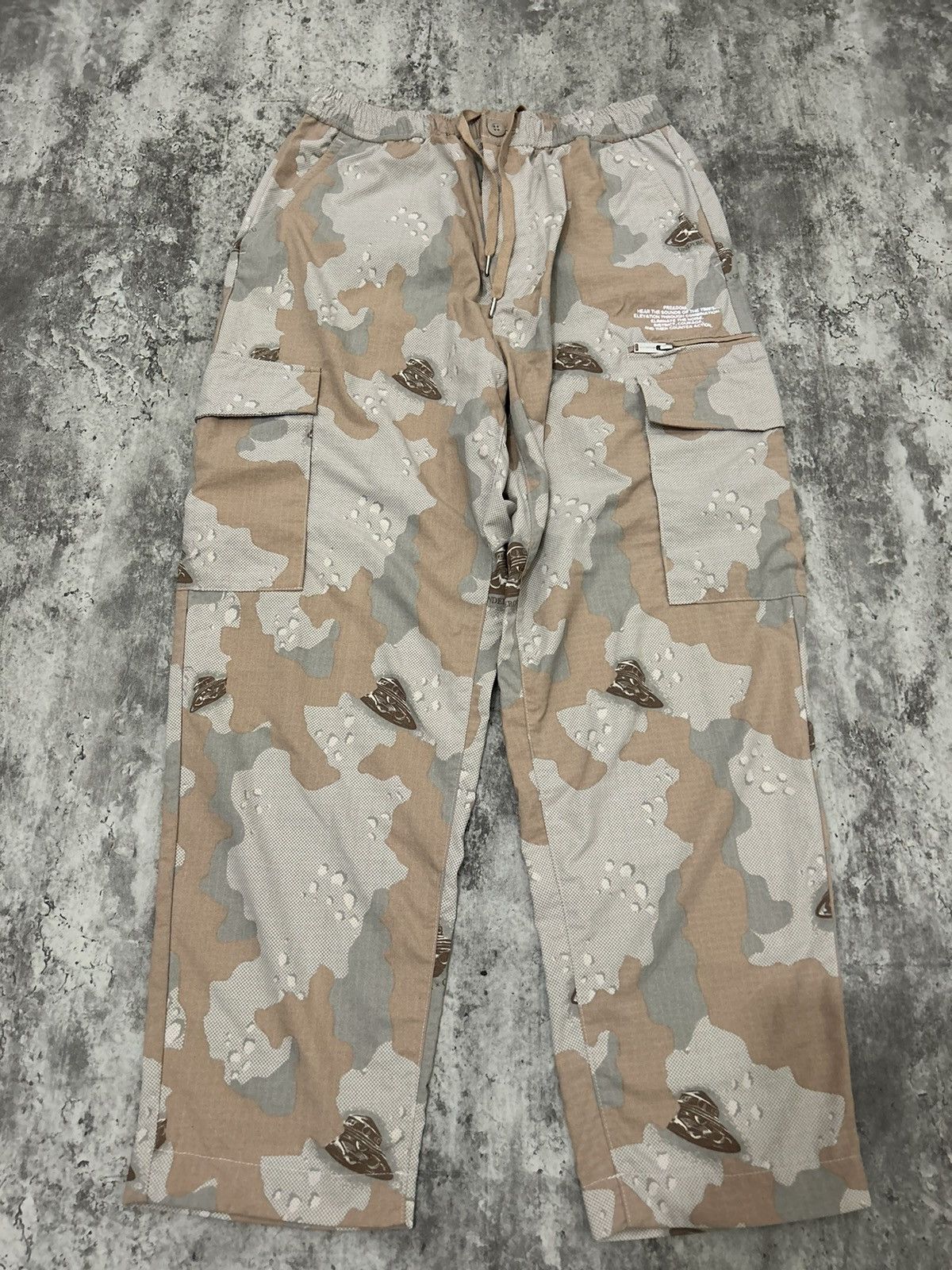 GU × Undercover Undercover x GU Military Camouflage Cargo Pans Size US 30 / EU 46 - 3 Thumbnail