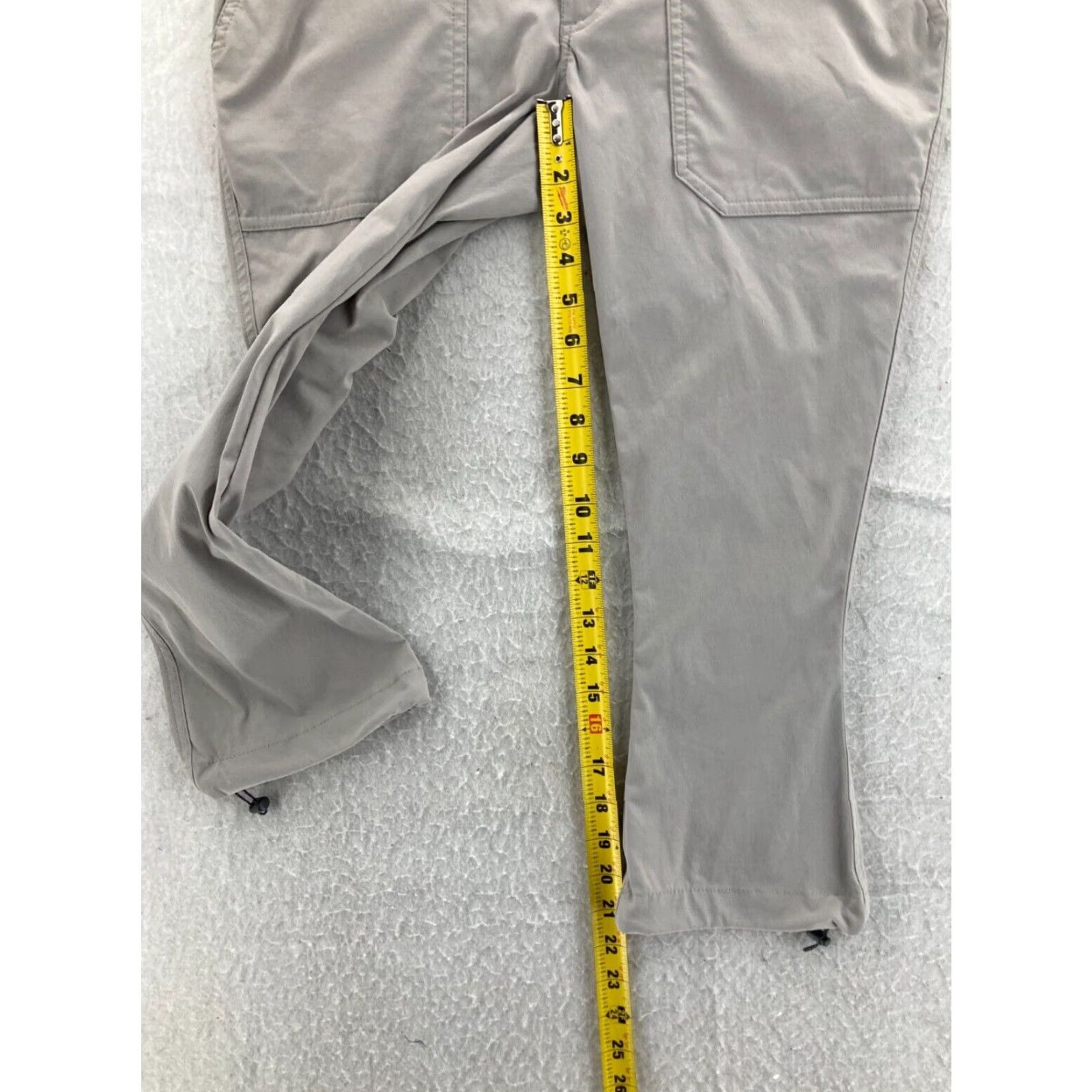 Vintage Columbia Pants Capri 4 Khaki Lightweight Hiking Toggle Leg Curvy Womens Size 27" / US 4 / IT 40 - 5 Thumbnail