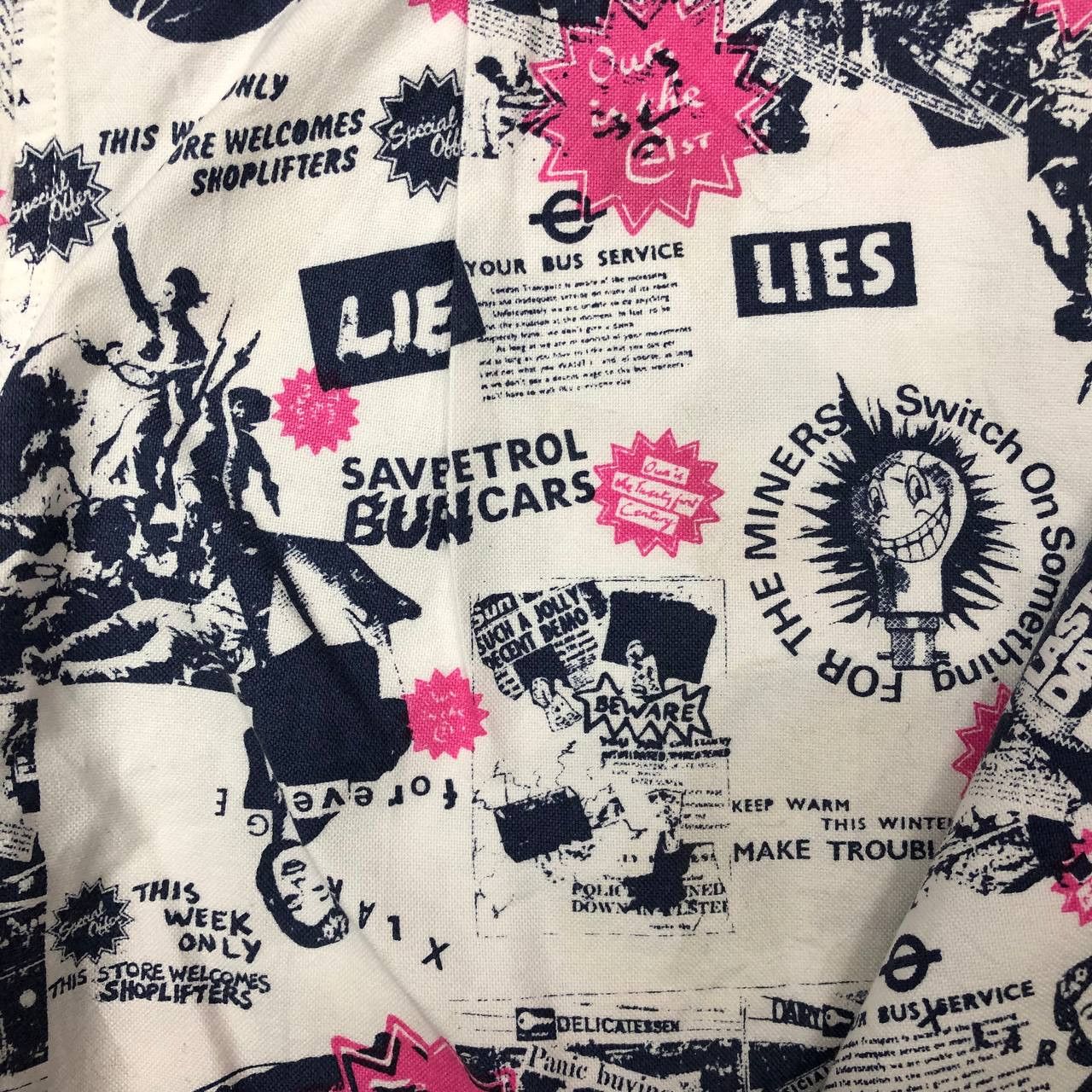 Xlarge T182 XLARGE X JAMIE REID PUNK NEWSPAPER SHIRTS Size US S / EU 44-46 / 1 - 6 Thumbnail