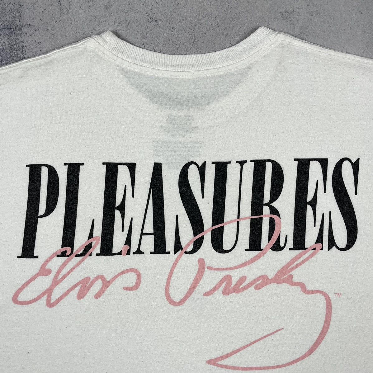 Pleasures Pleasures Elvis Presley eyes big logo tee Size US M / EU 48-50 / 2 - 19 Thumbnail