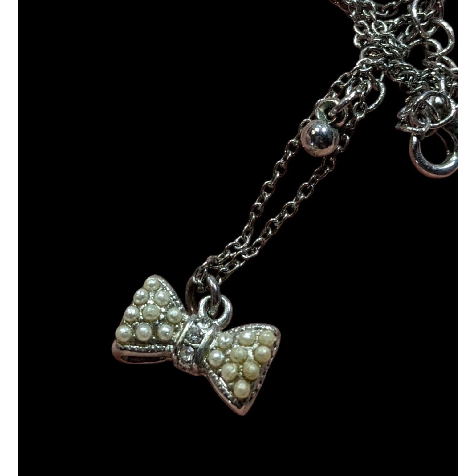 Other Vintage Dainty Bow Pendant Necklace With Faux Pearls & Rhine Size ONE SIZE - 3 Thumbnail
