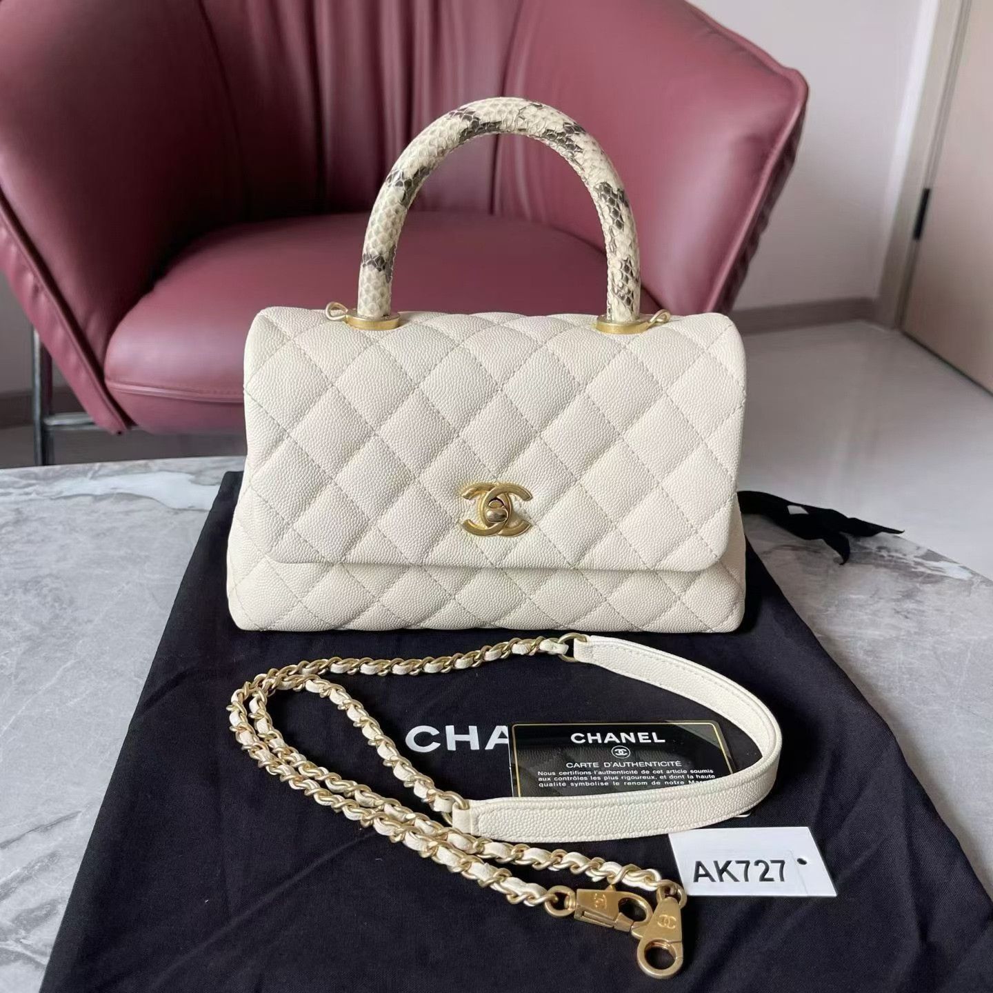 Chanel Pre-loved Bag Very good condition Size ONE SIZE - 1 Thumbnail