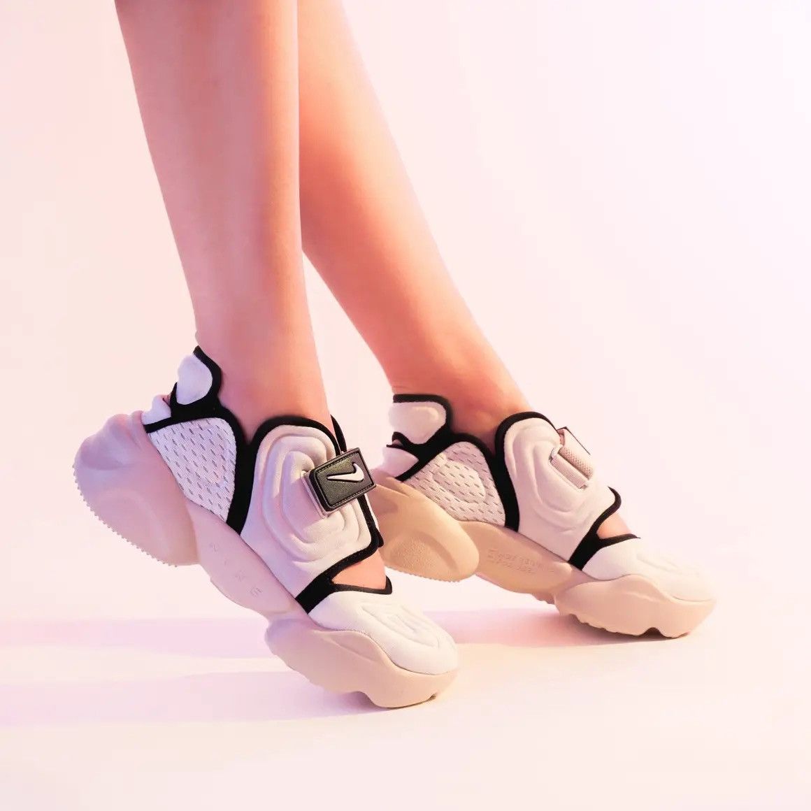 Nike Wmns Nike Aqua Rift 'Summit White' Size US 6.5 / IT 36.5 - 23 Thumbnail