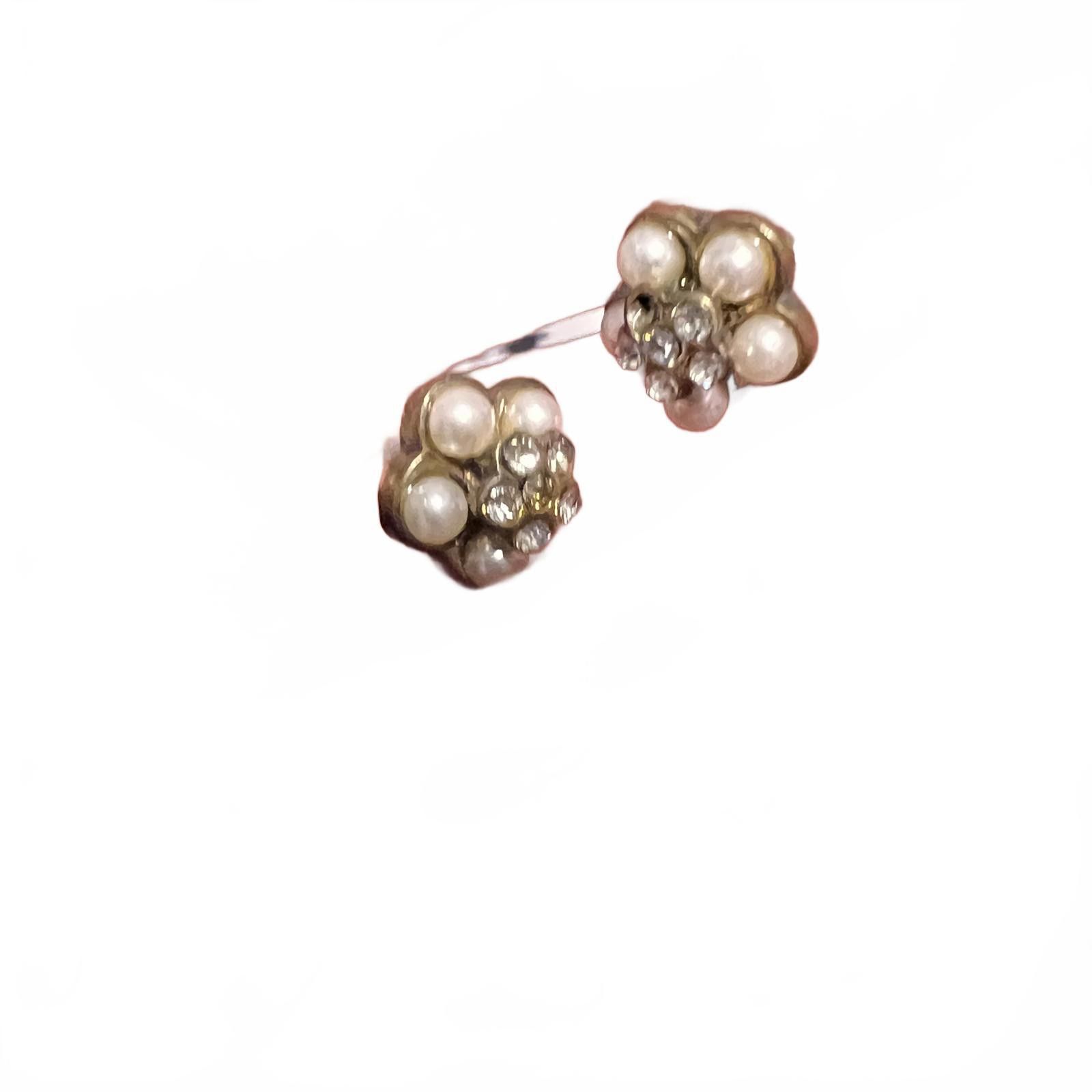 Unknown London Vintage Style Pearl and Rhinestone Cluster Stud Earrings Size ONE SIZE - 3 Thumbnail