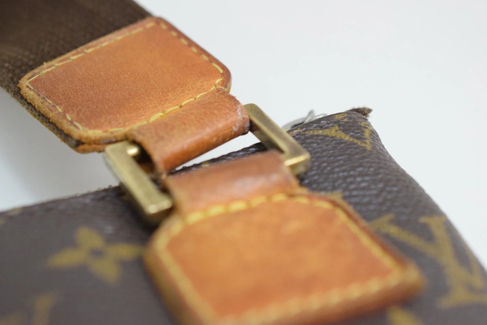 Louis Vuitton Louis Vuitton Pochette Bosphore CrossbodyBag Monogram M40044 Size ONE SIZE - 13 Thumbnail