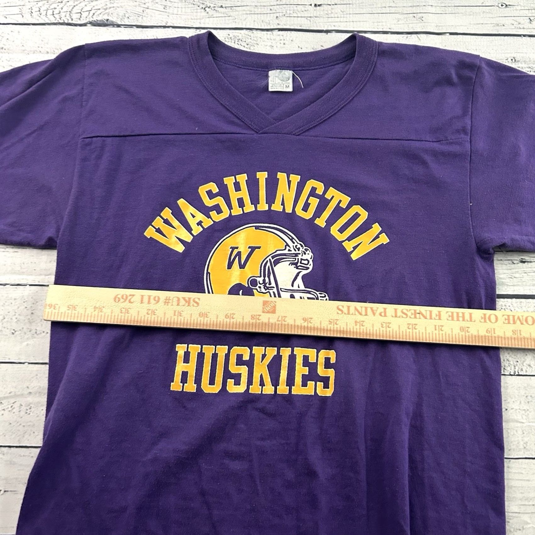 Vintage Vintage Washington Huskies Short Sleeve V Neck T Shirt Men's M Purple Size US M / EU 48-50 / 2 - 5 Thumbnail