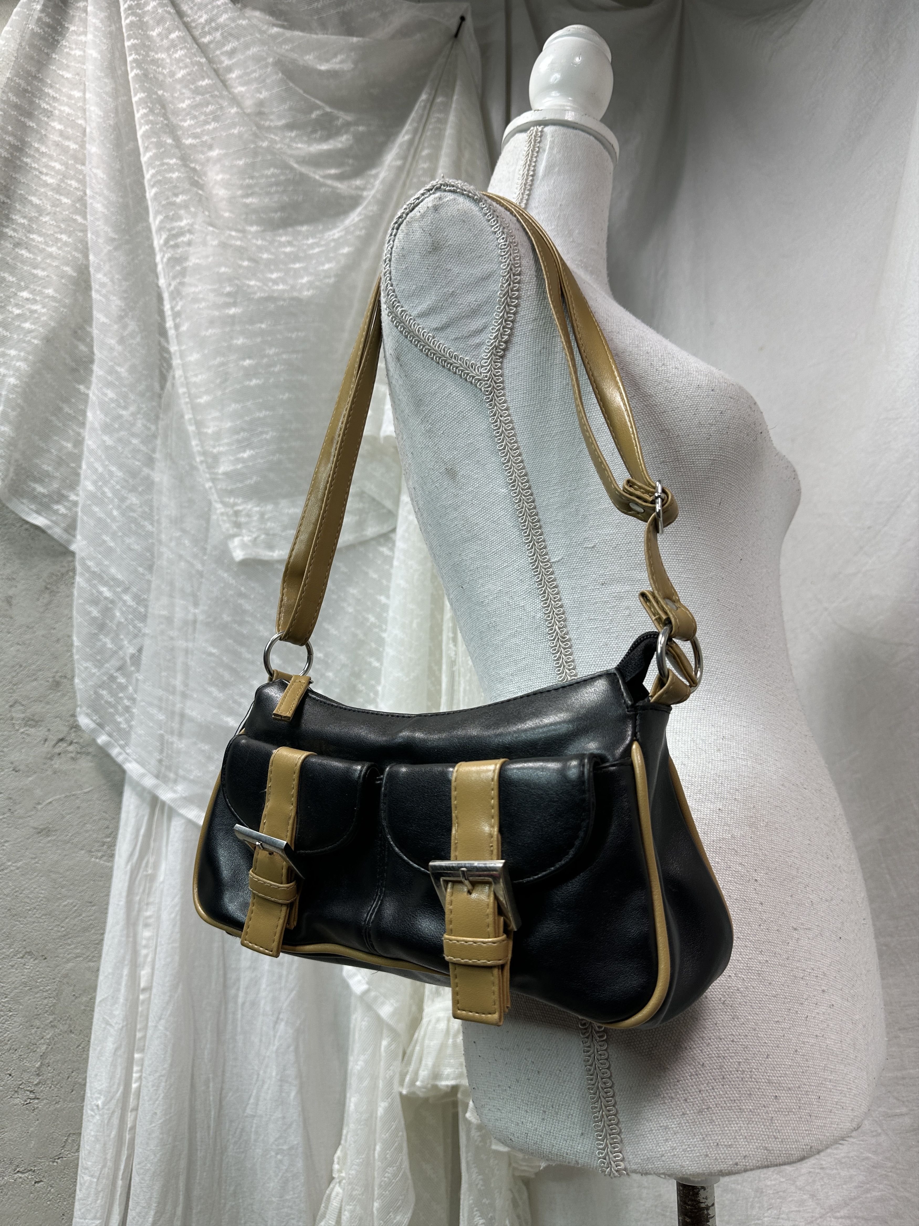 Vintage Vintage Avant Garde Pockets Baguette Bag Y2K Size ONE SIZE - 1 Thumbnail