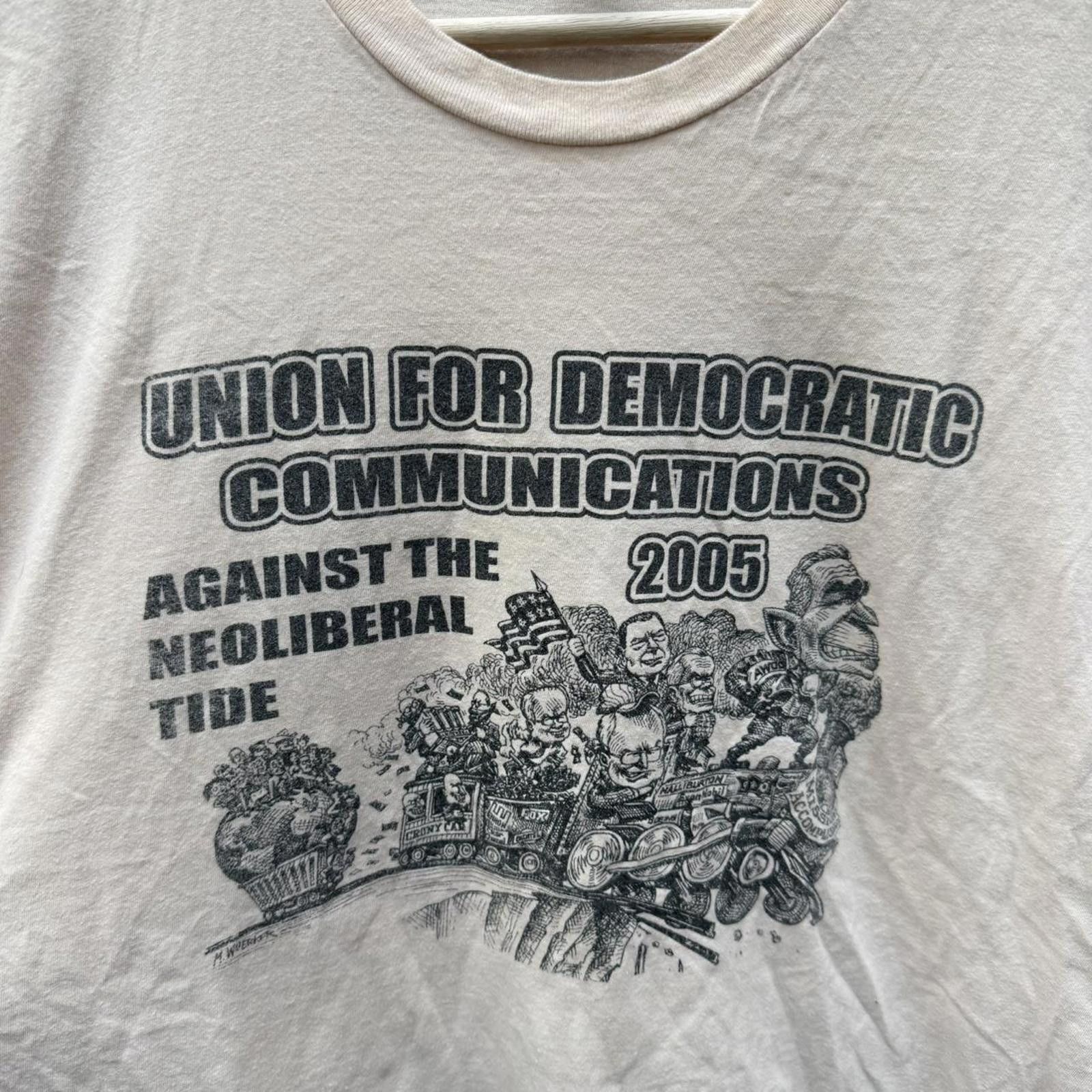 Other democratic communications against the neoliberal tide shirt Size US L / EU 52-54 / 3 - 4 Thumbnail