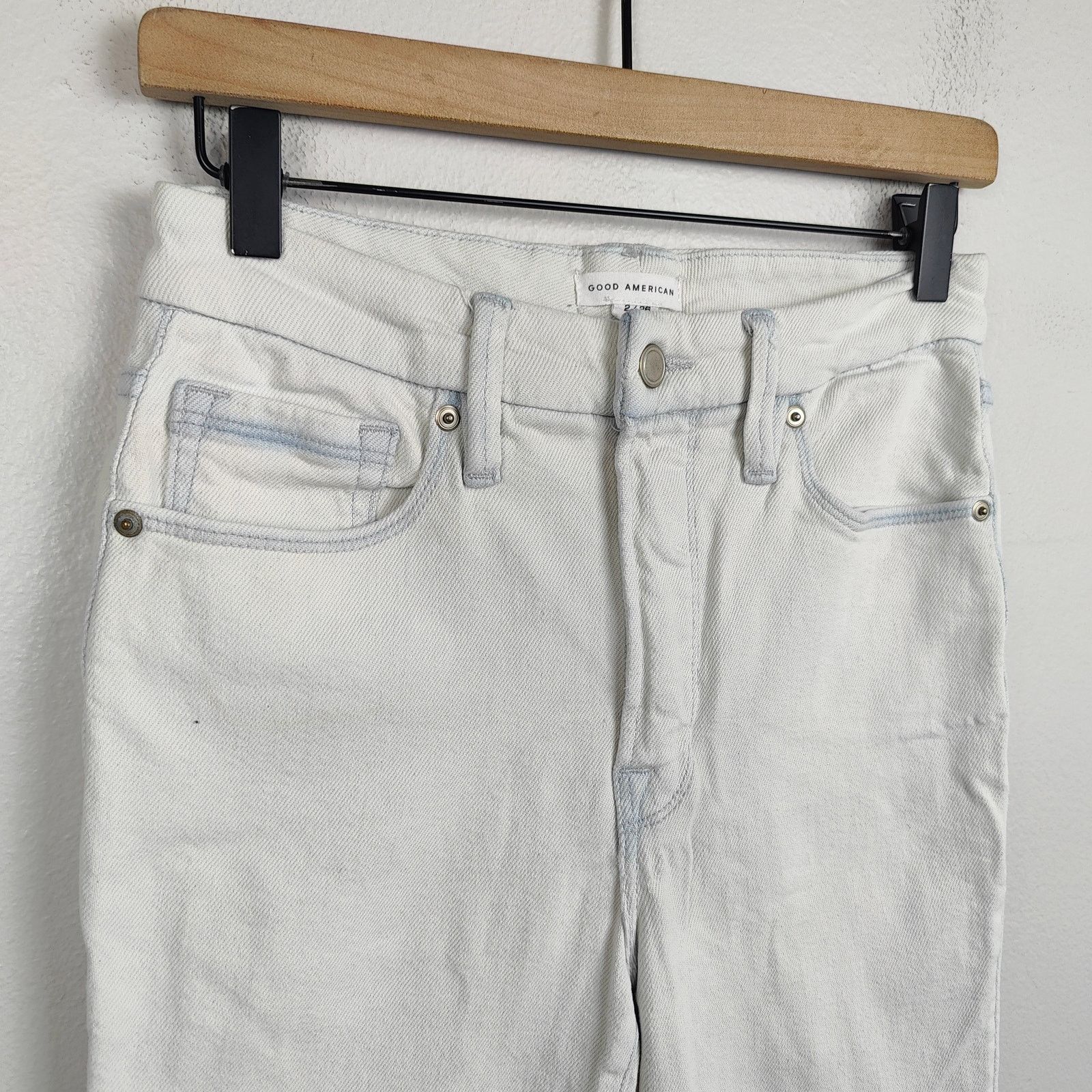 Good American Good American Straight Leg Jeans Womens 2 26 Light White Size 26" / US 2 / IT 38 - 2 Thumbnail