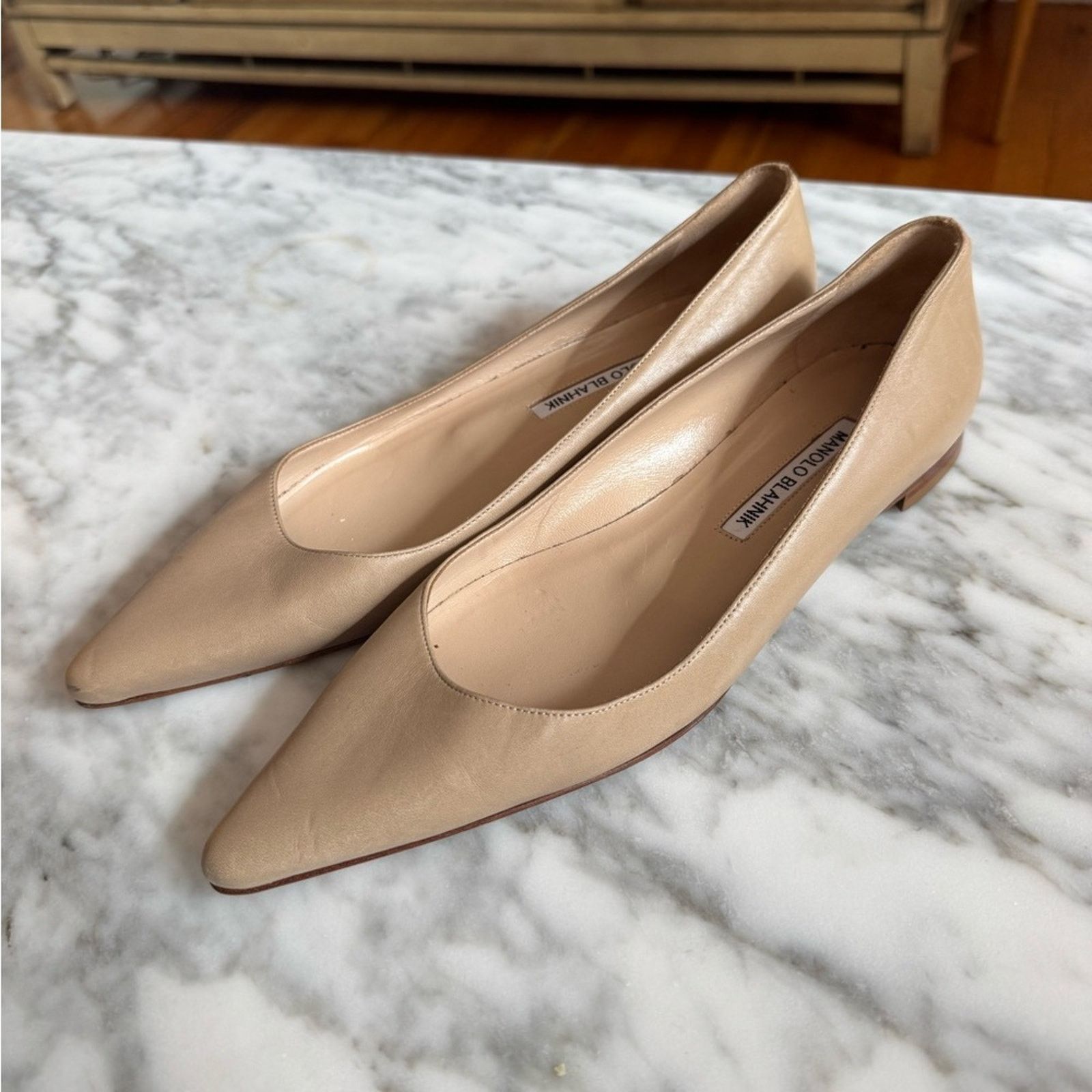 Manolo Blahnik Manolo Blahnik BBFLAT Beige Leather Pointed Toe Flats Size US 7 / IT 37 - 2 Thumbnail