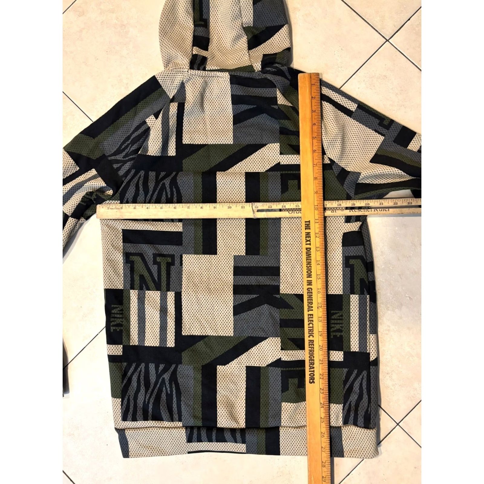 Nike Nike Dri-FIT Cargo Mens Pullover Hoodie S Camouflage Multicolor 61% cotton/39% polyester Hooded Pockets Football City Colorful 8/10 Size US S / EU 44-46 / 1 - 6 Thumbnail