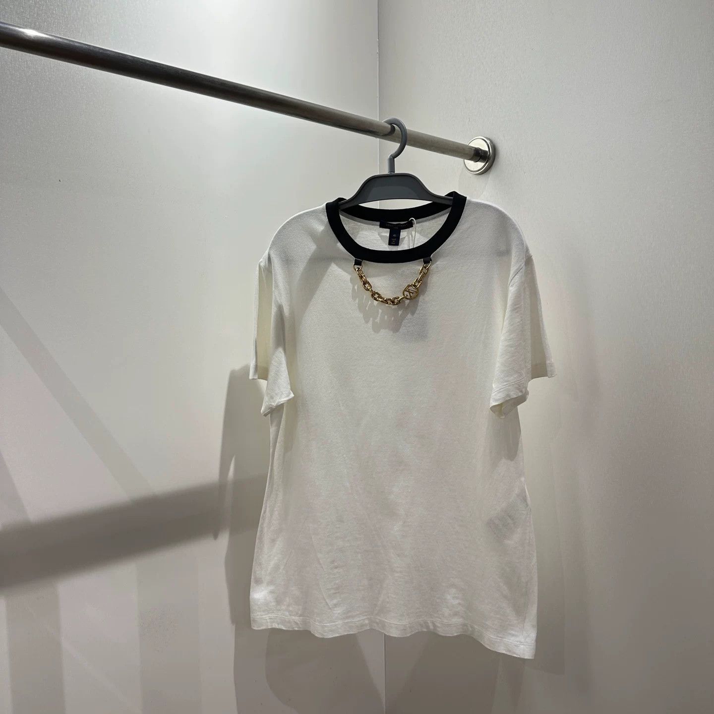 Louis Vuitton Louis Vuitton Multi T-Shirt XL Women Size XL / US 12-14 / IT 48-50 - 1 Thumbnail