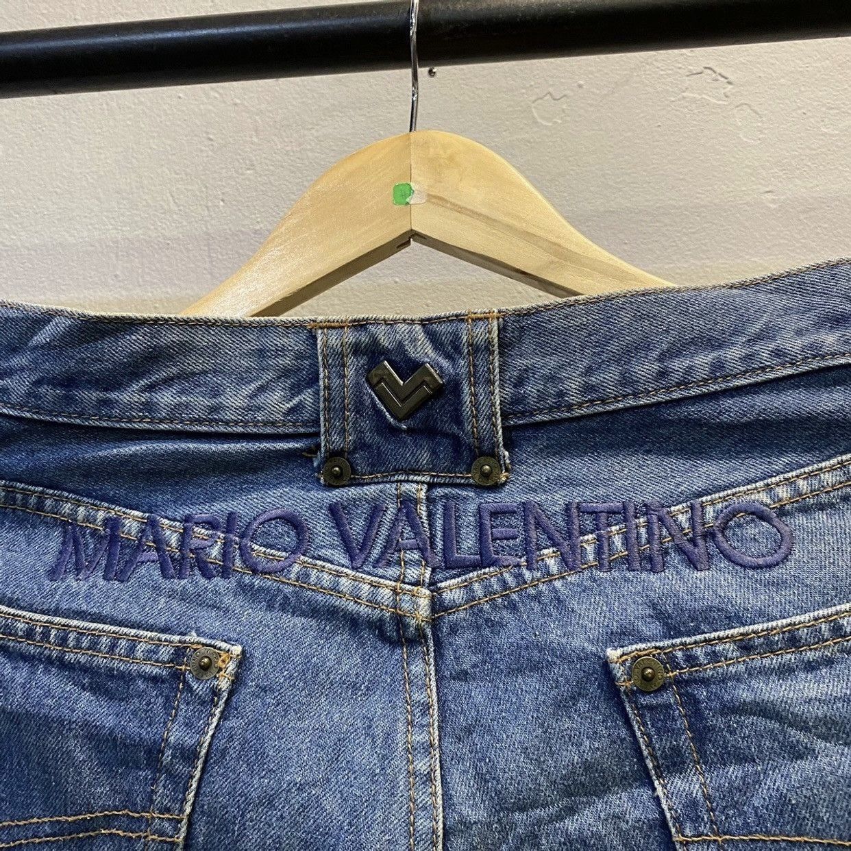 Mario Valentino Vintage Mario Valentino Grunge Spell Out Loose Jeans Size US 30 / EU 46 - 4 Thumbnail