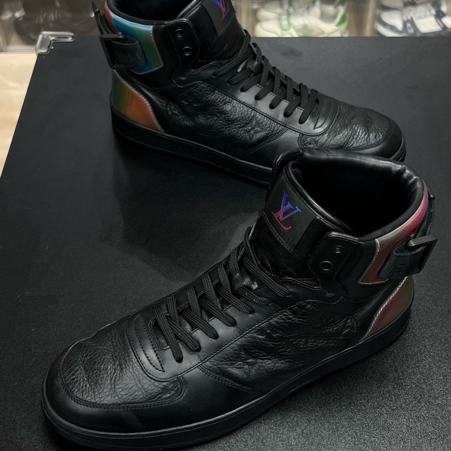 Louis Vuitton Louis Vuitton Black Shoes Low Top Size US 10 / EU 43 - 1 Thumbnail