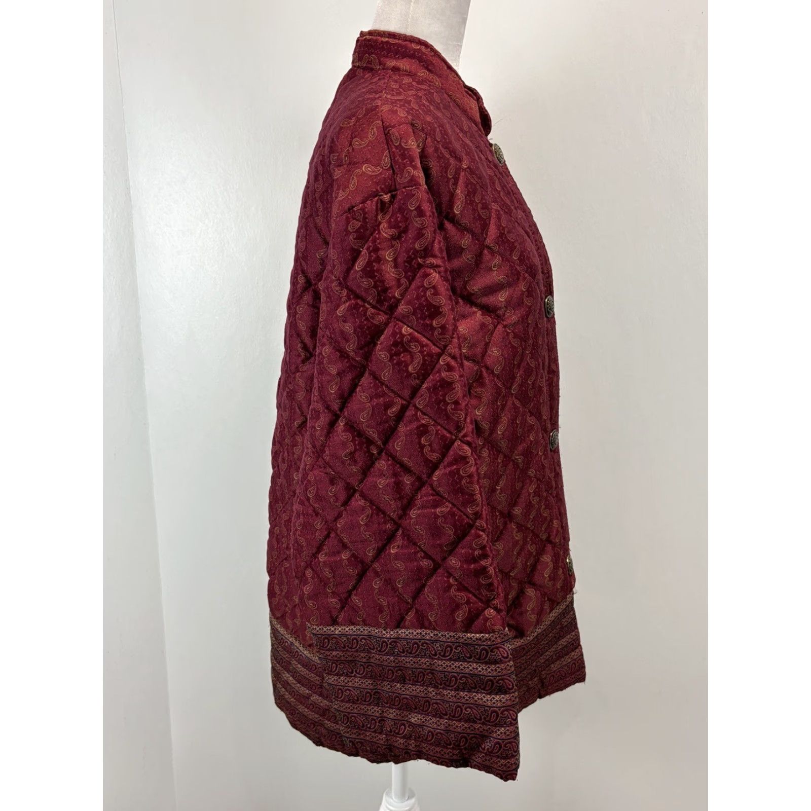 Victoria's Secret VINTAGE Victoria's Secret Quilted Jacket Medium Dark Red Gold Paisley 90s Womens Size M / US 6-8 / IT 42-44 - 4 Thumbnail