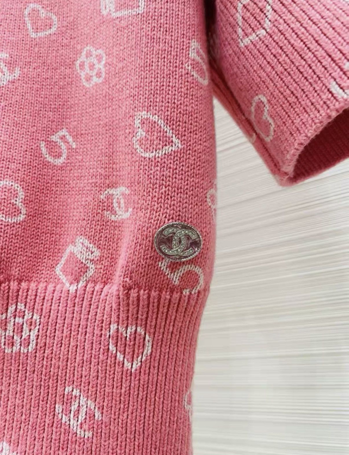 Chanel Chanel Classic Pink V-Neck Short Sleeve Knit Top J33 Size S / US 4 / IT 40 - 4 Thumbnail