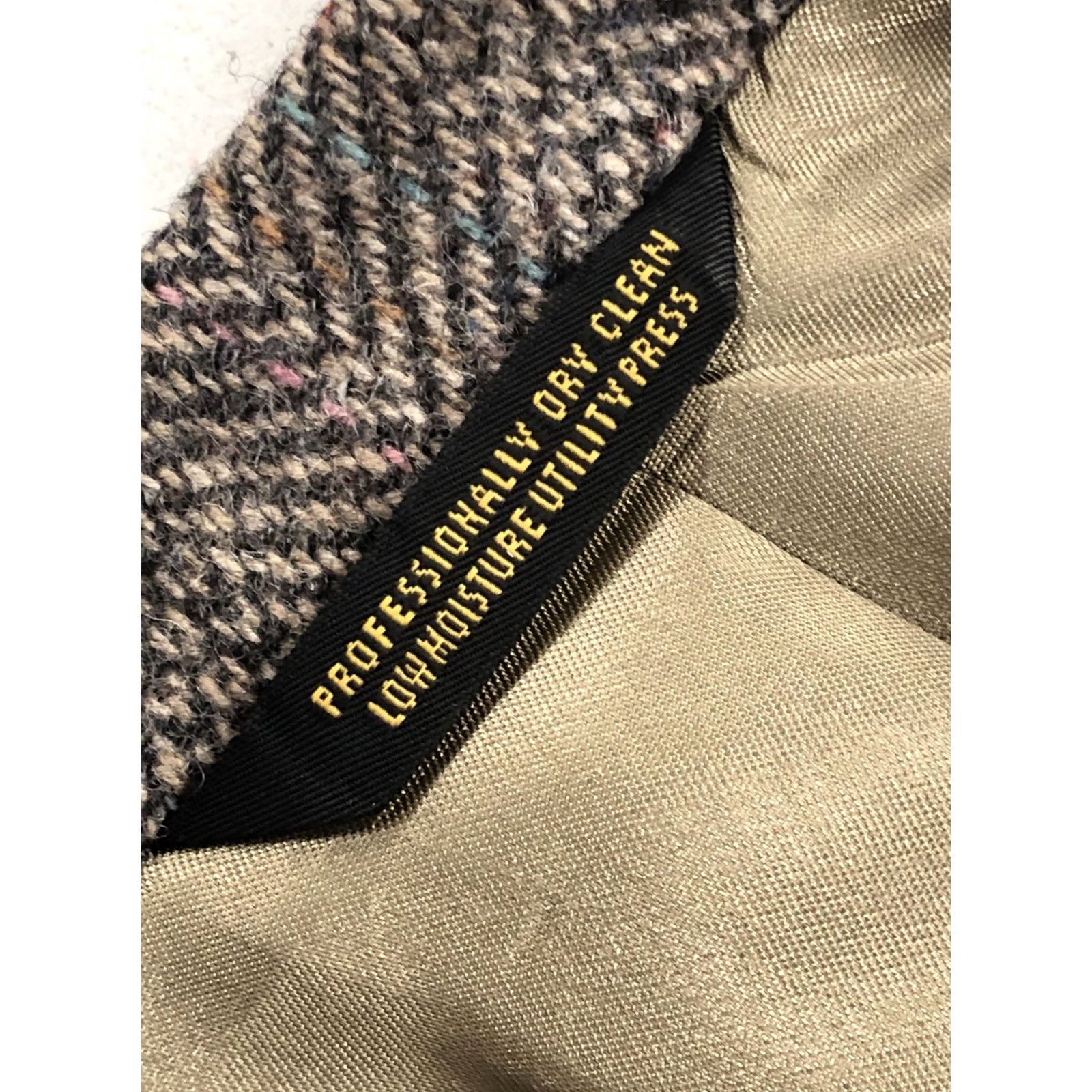 Vintage VINTAGE PalmBeach Sport Coat Jacket Brown & Gray Herringbone Wool Tweed 44 Chest 30 L Long Notch Lapel Two-Button Single-Breasted Mens Regular Classic Size US S / EU 44-46 / 1 - 7 Thumbnail
