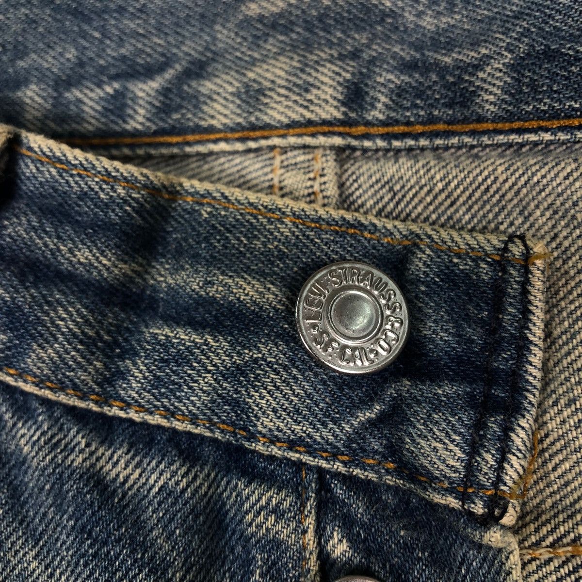 Levi's 🔥VINTAGE LEVI’S 552 BUTTON USA DISTRESSED DESIGN RUSTY Size US 30 / EU 46 - 18 Thumbnail