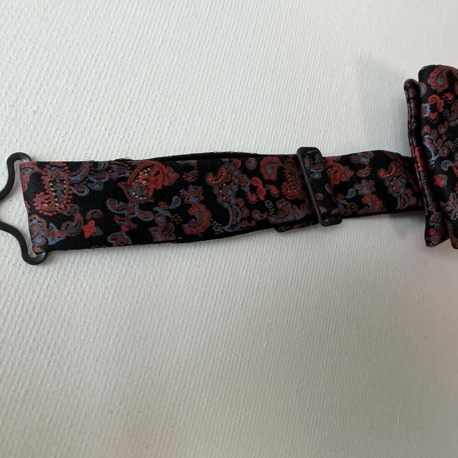 Oscar De La Renta Oscar de la Renta Vintage Silk Bow Tie BlackRed Paisley USA Size ONE SIZE - 14 Thumbnail