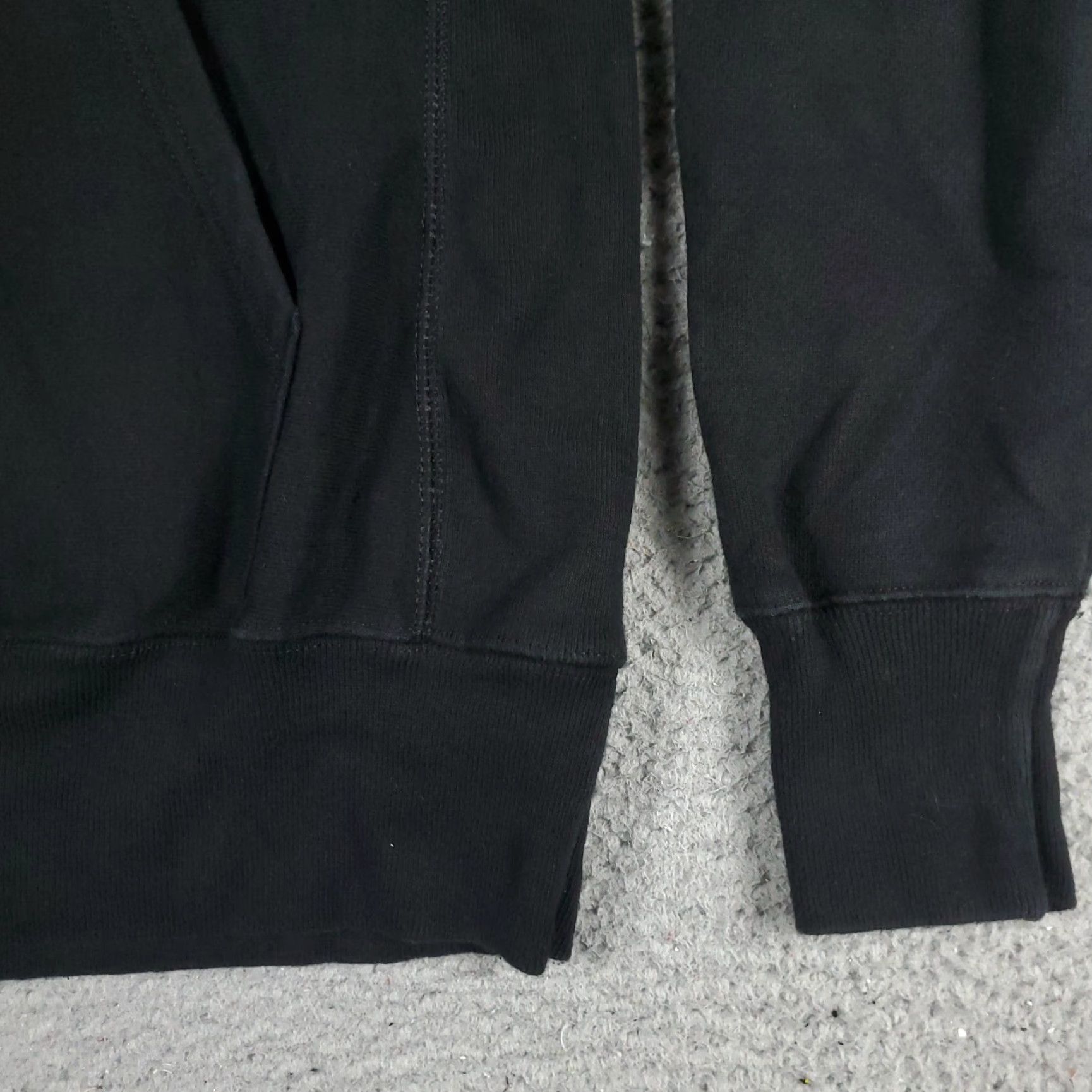 Champion VINTAGE Champion Hoodie Pullover Mens Medium Black Sports Casual Sweatshirt Size US M / EU 48-50 / 2 - 4 Thumbnail