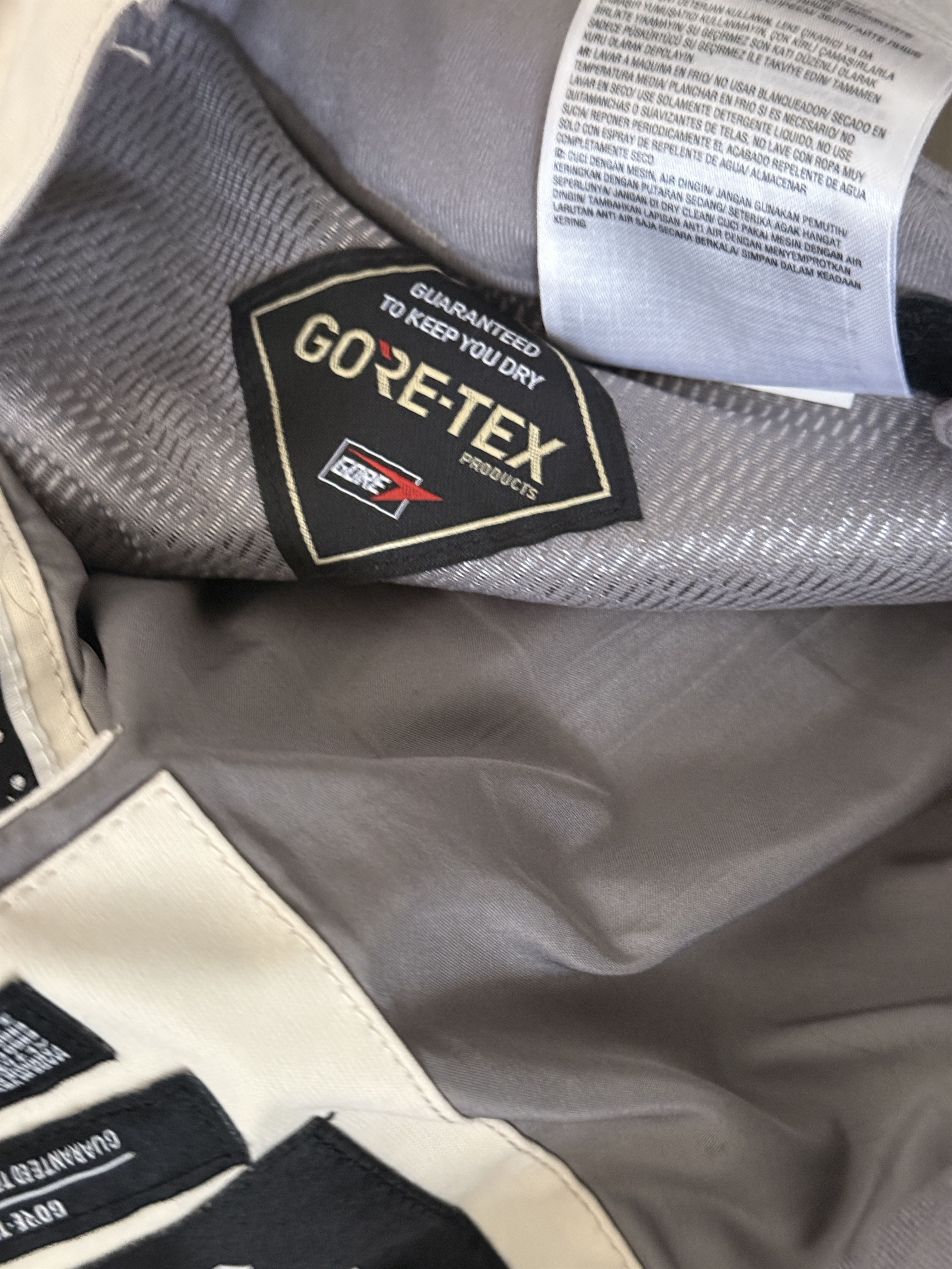 Volcom Goretex Ski Snow pants Volvos off white Longo wide Size US 30 / EU 46 - 7 Thumbnail