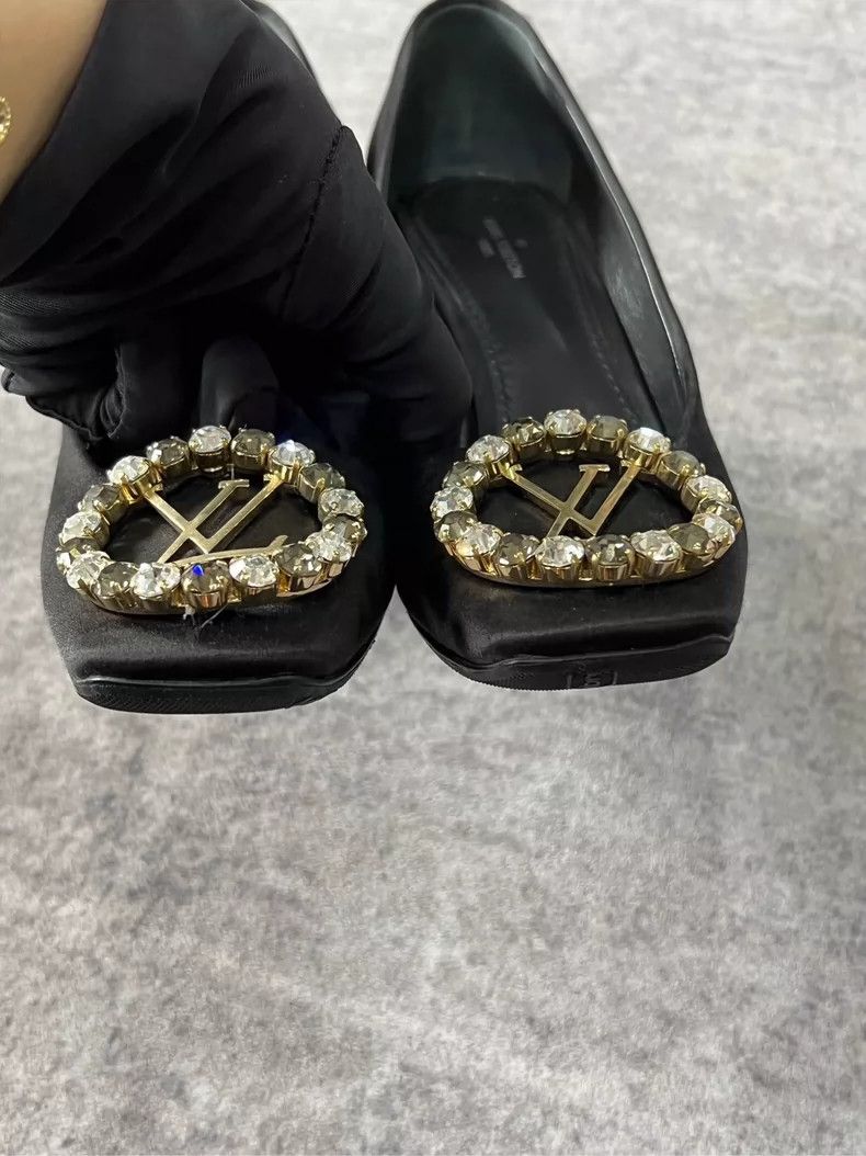 Louis Vuitton Louis Vuitton Diamond logo satin heels Size US 6 / IT 36 - 5 Thumbnail