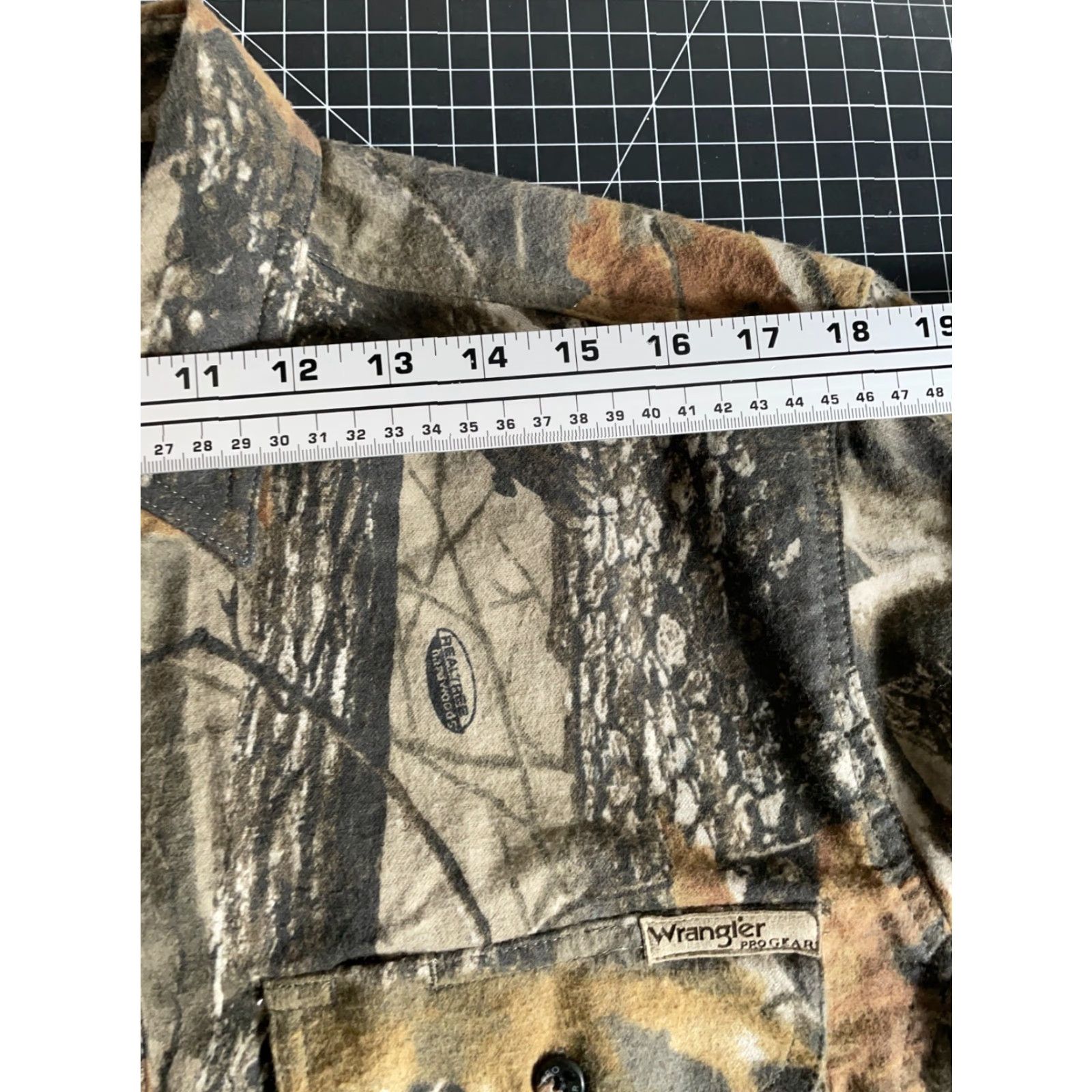 Wrangler Wrangler Pro Gear Camo Flannel Shirt Men's Medium Real Tree Hardwood Camouflage Size US M / EU 48-50 / 2 - 7 Thumbnail