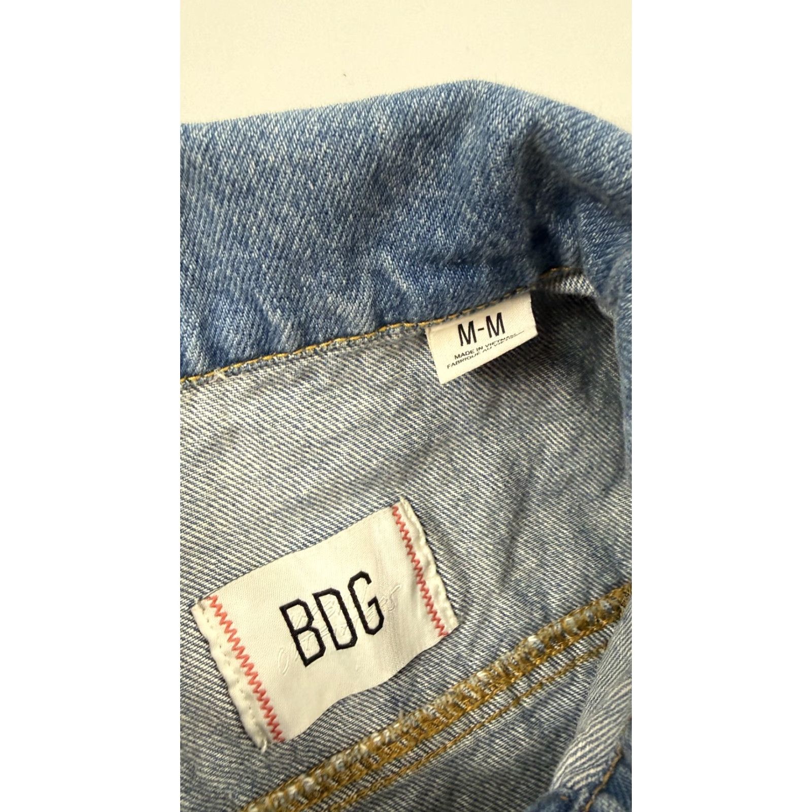 Bdg BDG Denim Jacket Womens M Blue Cropped Raw Hem Button Front Trucker Size M / US 6-8 / IT 42-44 - 3 Thumbnail
