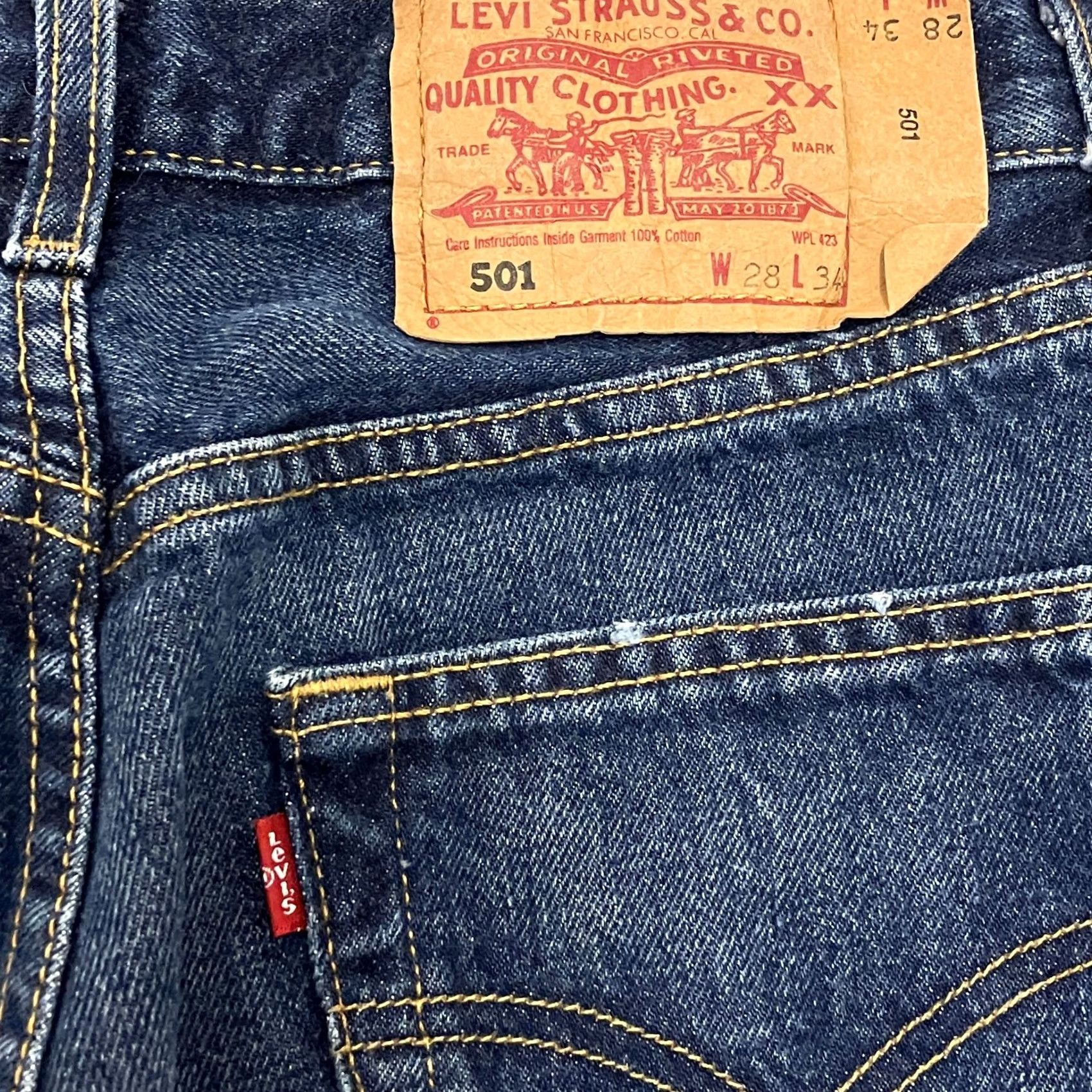 Levi's Levi's 501 Jeans Blue Straight Fit Denim Button Fly Red Tab 26W 28L Mens Size US 26 / EU 42 - 6 Thumbnail