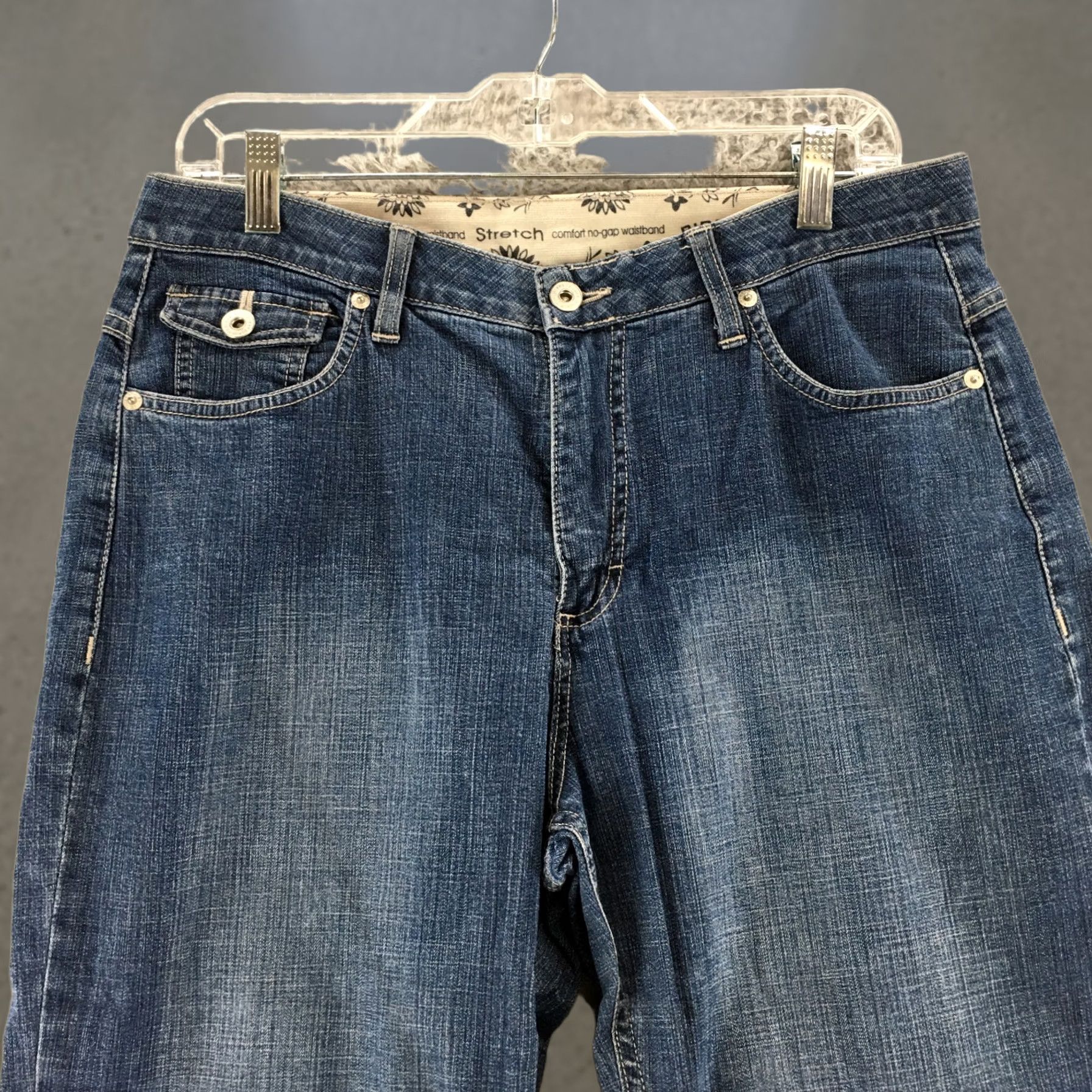 Vintage Riders Bermuda Shorts Womens 32 Blue Denim Cotton Blend High Rise Zip Fly Casual Summer 5-Pocket Womens Size 24" / US 00 / IT 34 - 1 Thumbnail