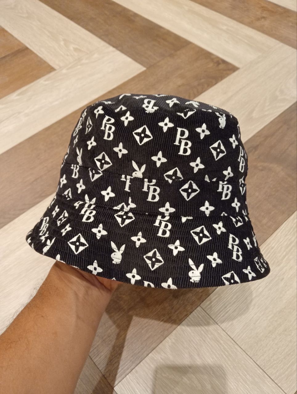 Playboy PLAYBOY MONOGRAM CORDUROY BUCKET HAT Size ONE SIZE - 1 Thumbnail