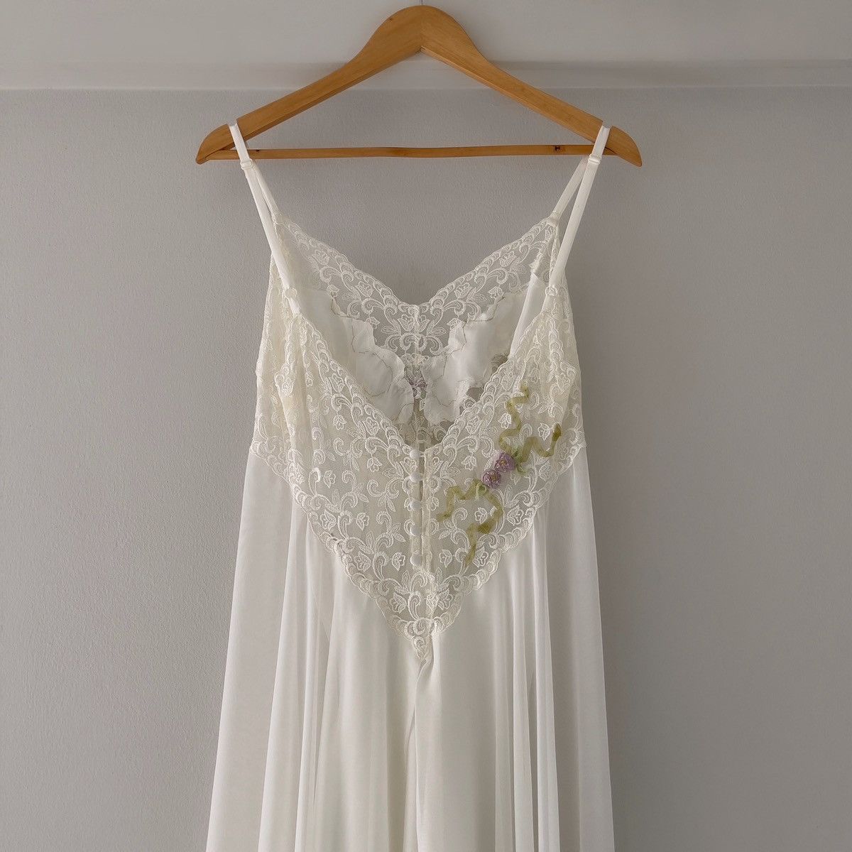 Victoria's Secret × Vintage Romantic White Chiffon Sheer Slip Gown (S-M) Size M / US 6-8 / IT 42-44 - 16 Thumbnail