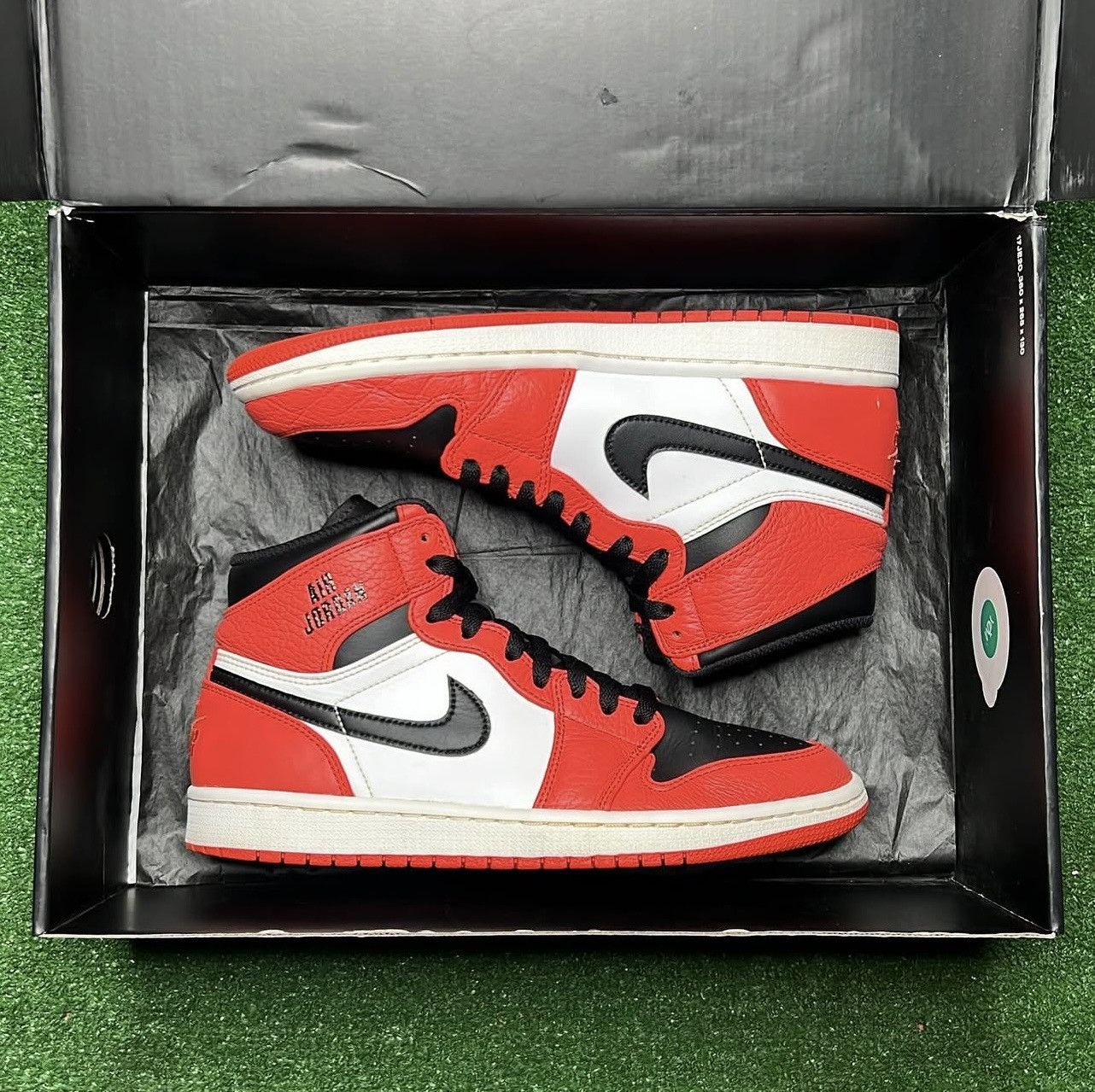 Jordan Brand Air Jordan 1 Retro High ‘Rare Air - Max Orange’ Size US 8 / EU 41 - 2 Thumbnail