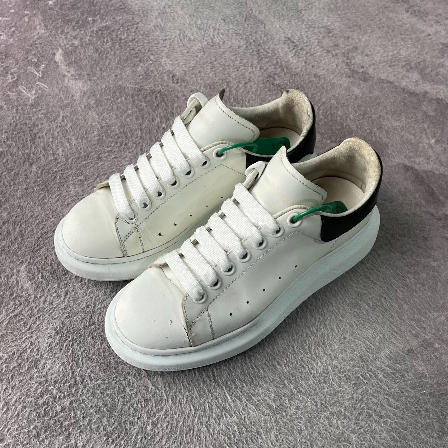 Alexander McQueen Alexander McQueen White Lowtop Sneakers 40 Women Size US 9 / IT 39 - 1 Thumbnail