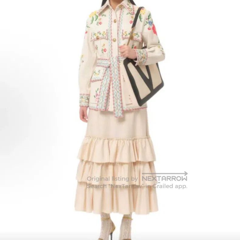 Valentino Valentino Embroidered floral single-breasted long-sleeved Size M / US 6-8 / IT 42-44 - 1 Thumbnail