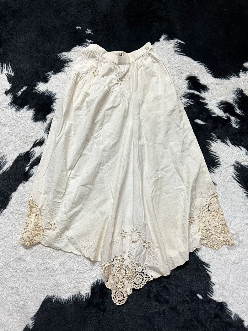 Issey Miyake Issey Miyake A white irregular skirt Size 42" / US 20 - 9 Thumbnail