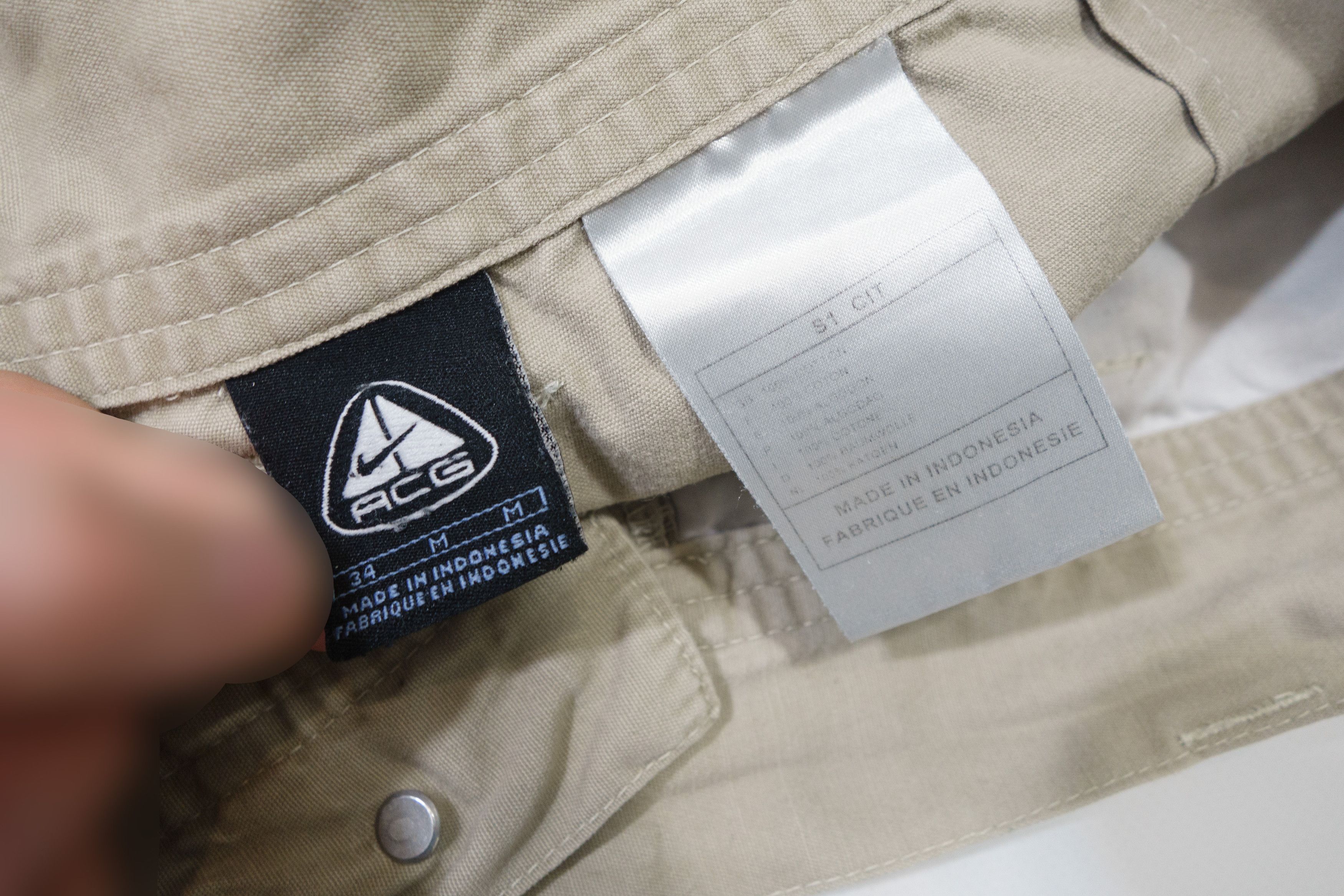 Nike ACG 90s ACG Carpenter Cargo Pocket Shorts Vintage Size US 34 / EU 50 - 8 Thumbnail