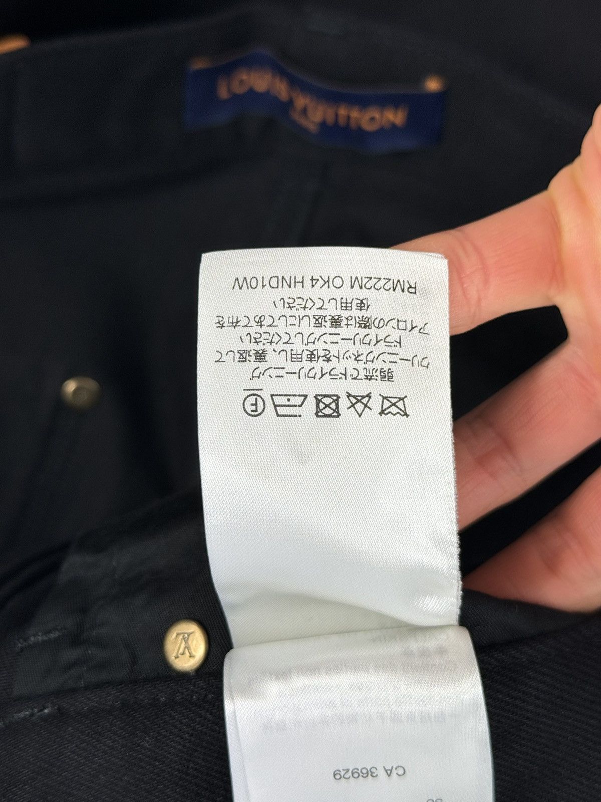Louis Vuitton MONOGRAM PRINT DENIM CARGO TROUSERS Size US 34 / EU 50 - 15 Thumbnail
