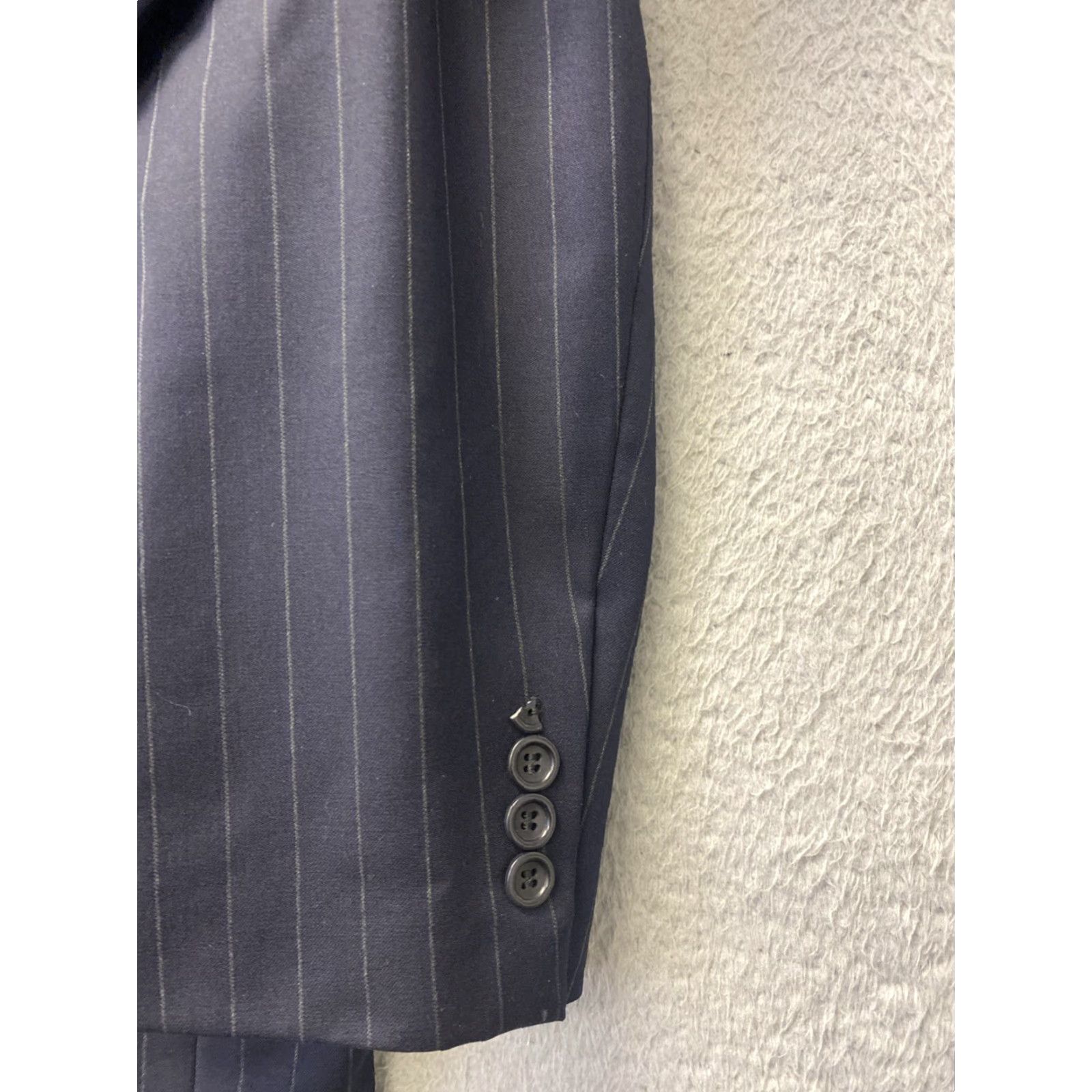 Bill Blass VINTAGE Bill Blass Suit 2 Piece Navy Wool Striped Jacket Pants 40R Mens 2-Button/Single-Breasted 3 Button? Size 40R - 3 Thumbnail