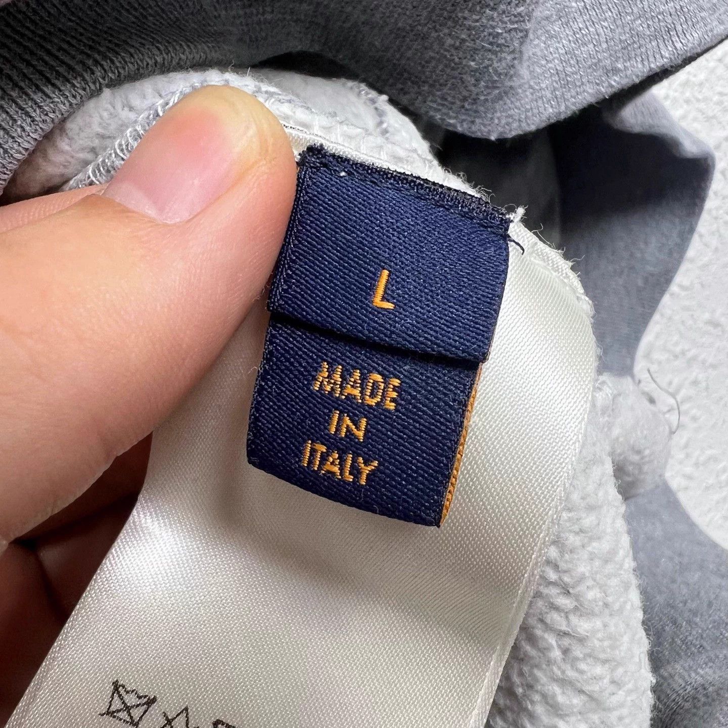 Louis Vuitton Lv Gray Circular Cut Hoodie L Size US L / EU 52-54 / 3 - 4 Thumbnail