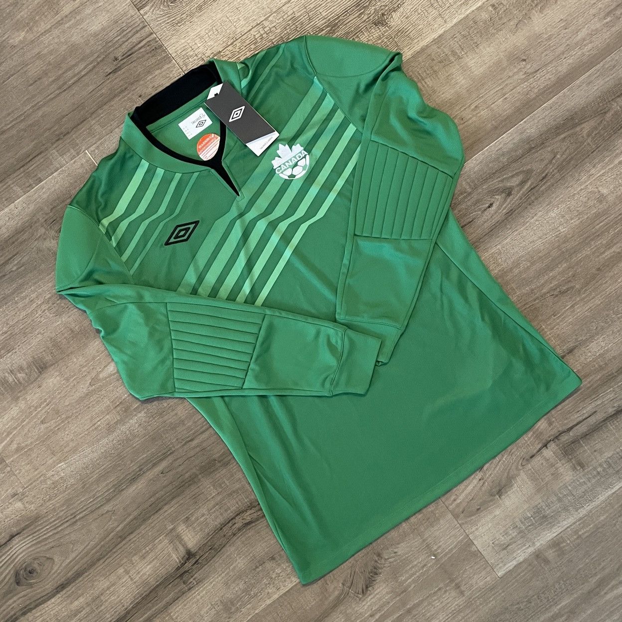 Umbro × Vintage CANADA 2012-2013 Goalkeeper Jersey Size US M / EU 48-50 / 2 - 1 Thumbnail