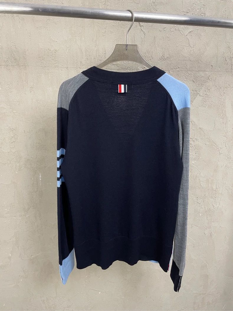 Thom Browne Thom Browne size3 Blue and gray wool cardigan Size US L / EU 52-54 / 3 - 2 Thumbnail