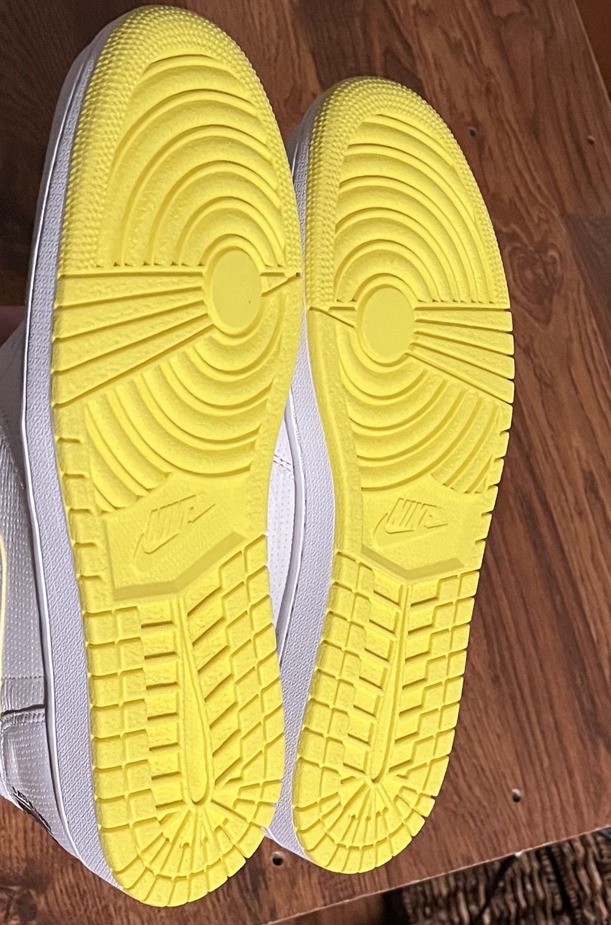 Air Jordan 1 High OG First Class Flight White Yellow