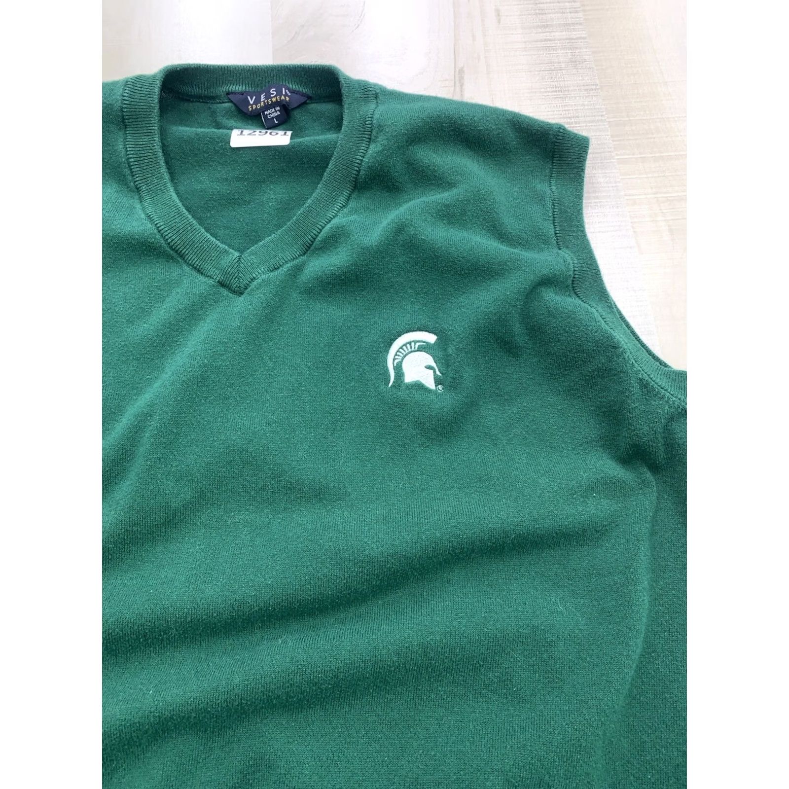 Vintage VINTAGE Vesi Sportswear Green Knit V-Neck Sweater Vest Men Large Embroidered 90s University Golf Casualeth Size US L / EU 52-54 / 3 - 3 Thumbnail