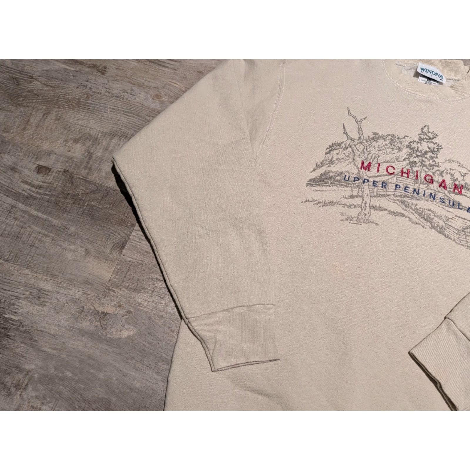 Vintage VINTAGE Upper Peninsula Michigan Crewneck Sweatshirt L Men Cream 90s Nature Deer Winona USA Graphic Print All Seasons Size US L / EU 52-54 / 3 - 5 Thumbnail