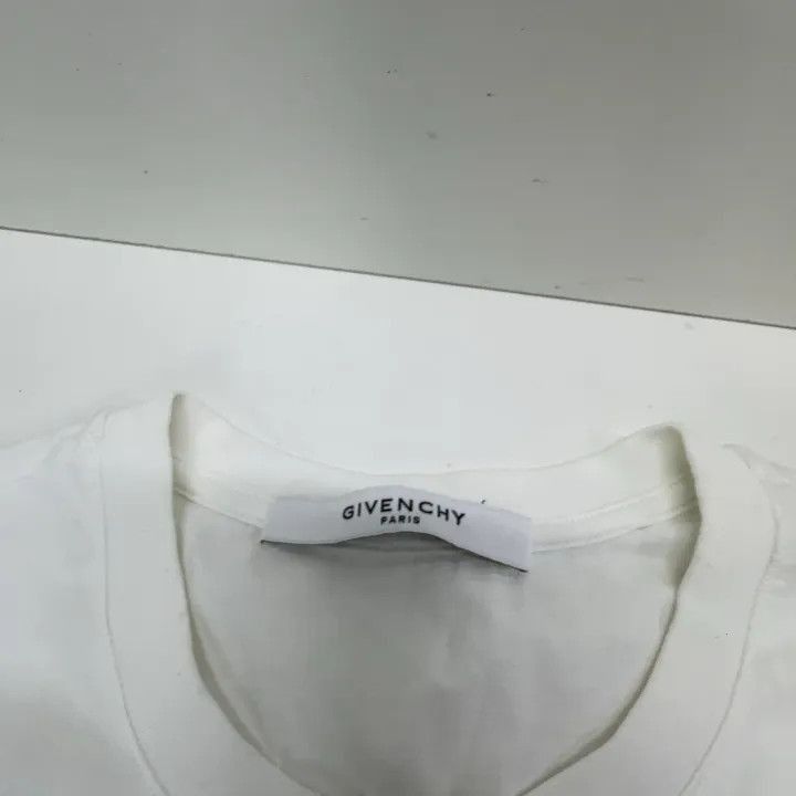 Givenchy Givenchy Givenchy Distressed Logo Short Sleeve TShirt -250 Size US XS / EU 42 / 0 - 6 Thumbnail